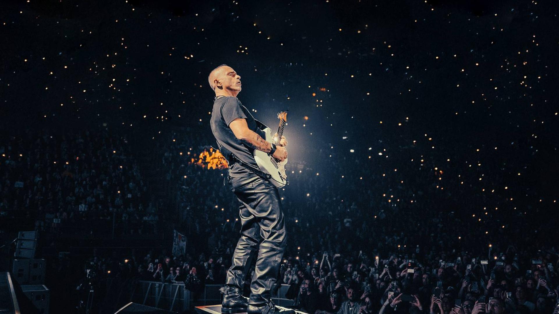 Eros Ramazzotti, durante un concierto