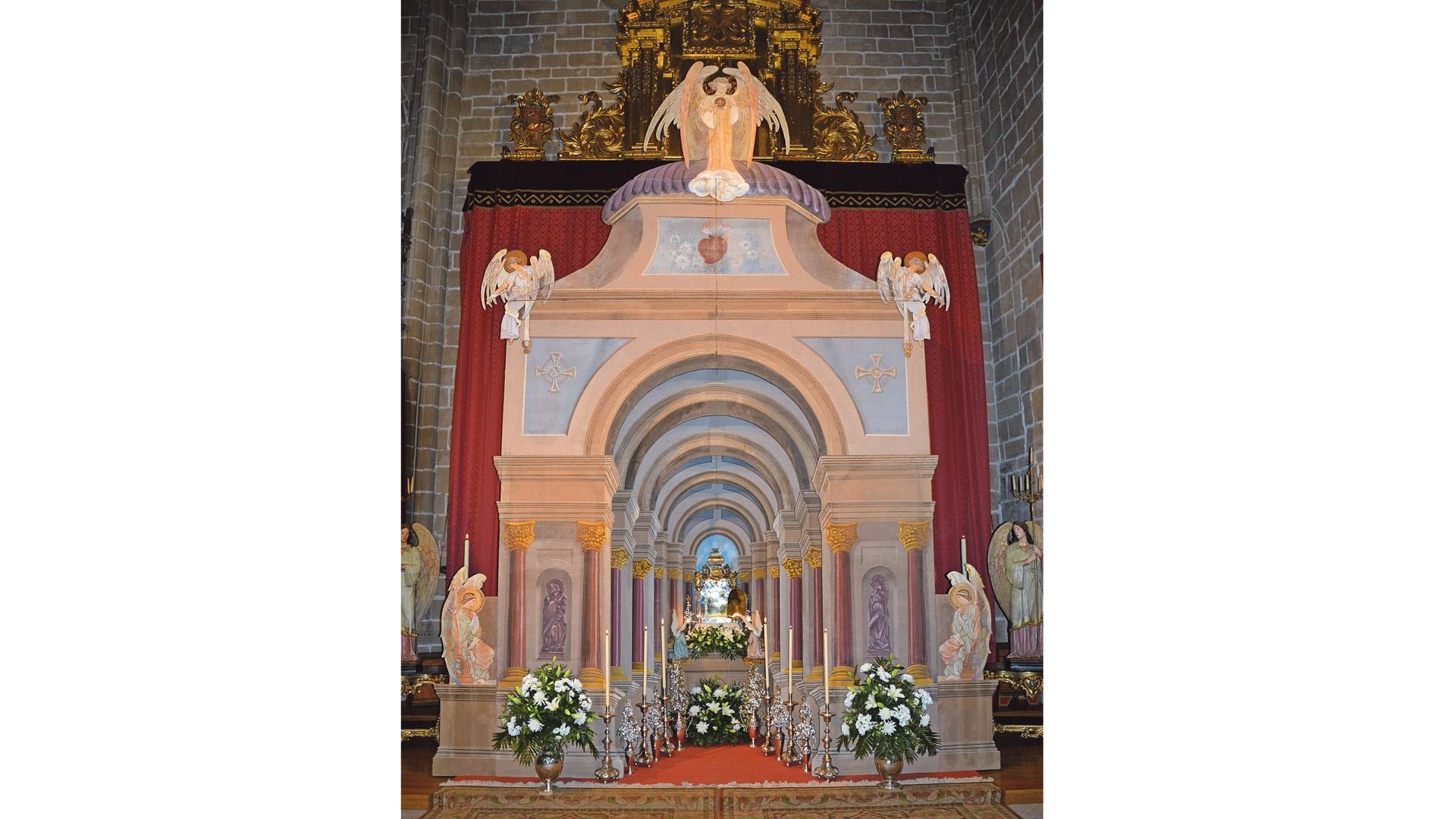 El monumento de perspectiva de Oronoz que ha sido restaurado y colocado en la catedral