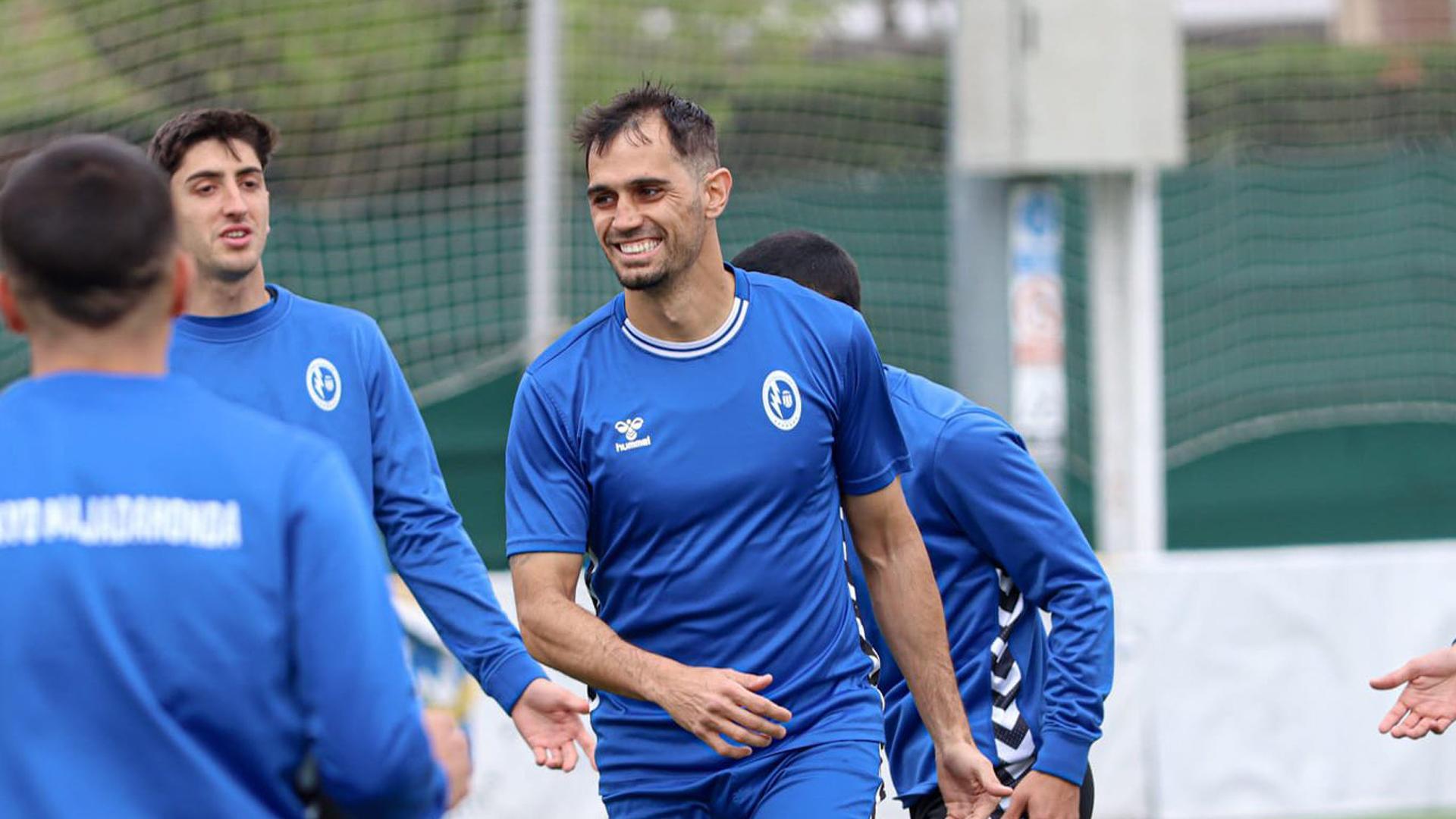 Alejandro Arribas durante un entrenamiento esta temporada con el Rayo Majadahonda