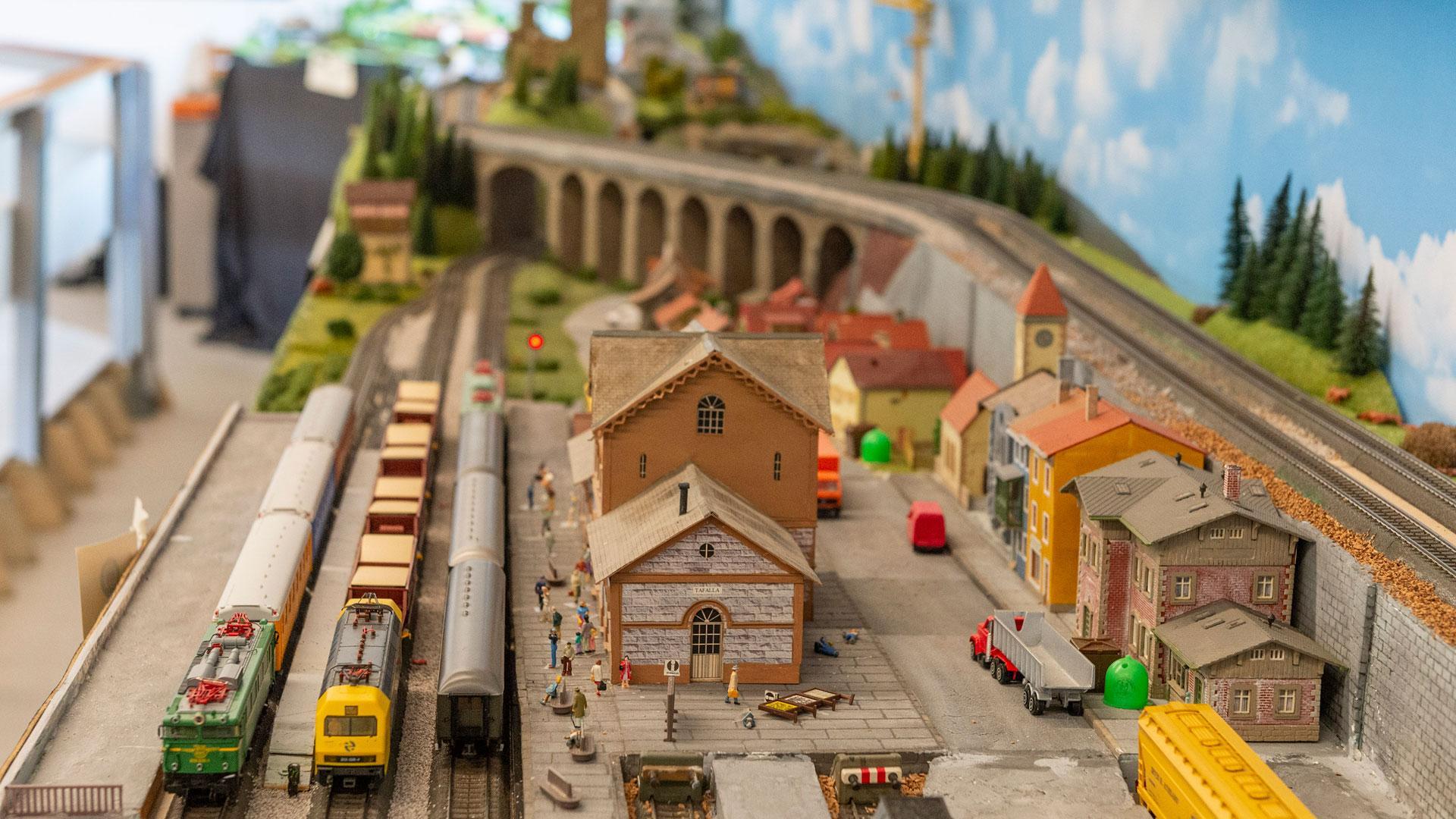 Una de las maquetas que se pueden ver en el Parque del Tren de Trinitarios en Pamplona