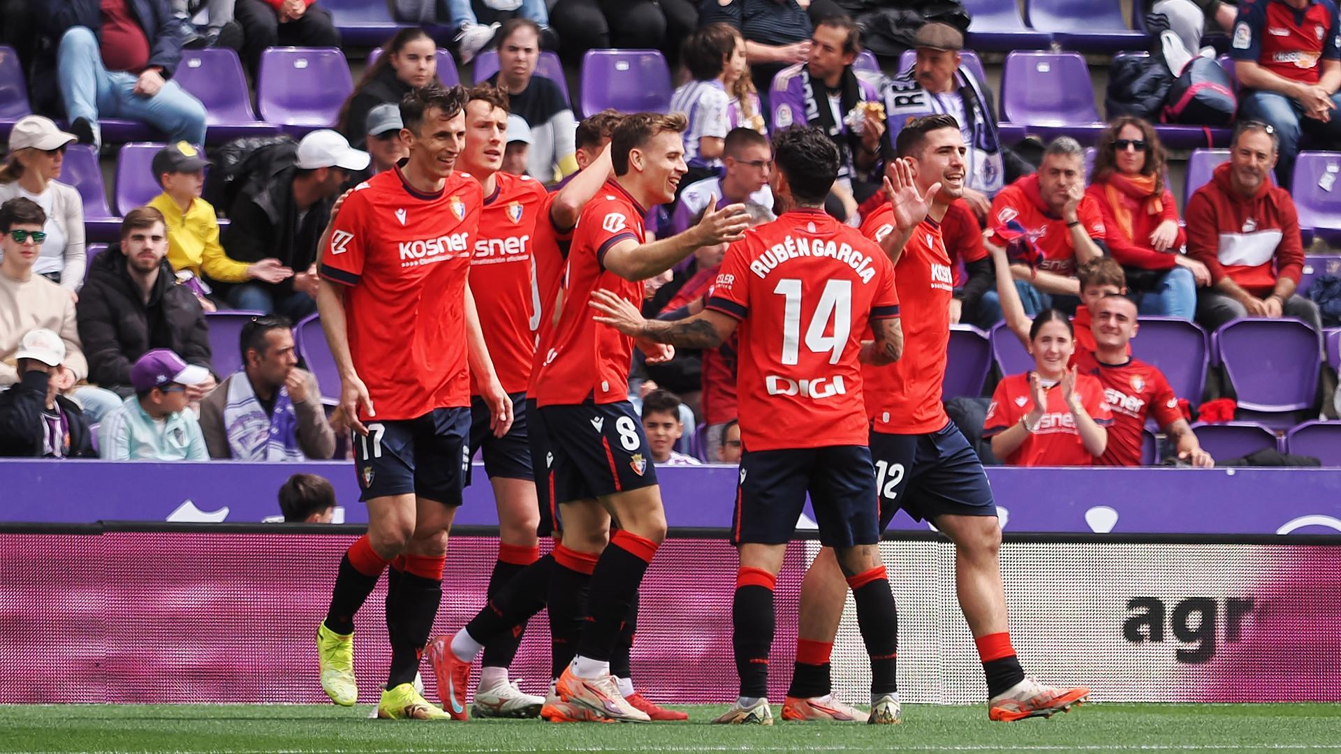 Los rojillos celebran uno de los goles en la victoria en el José Zorrilla contra el colista Valladolid /