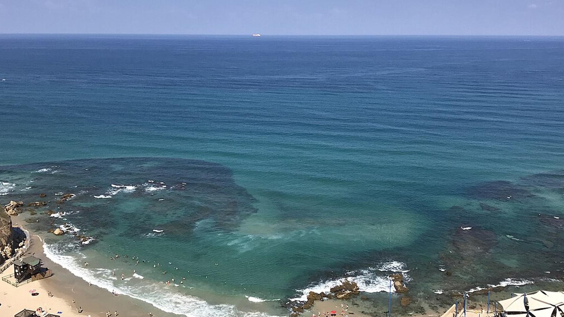 Una playa en la localidad israelí de Hadera