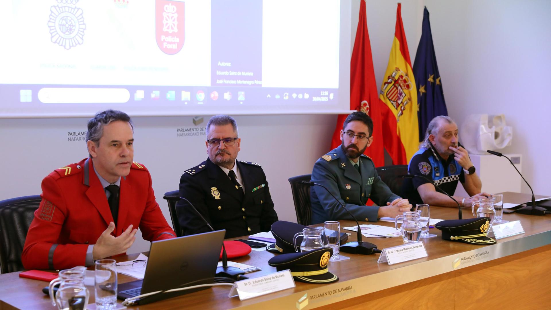 Eduardo Sáiz de Murieta (Policía Foral), Nacho Menéndez (Policía Nacional), Miguel Ruiz (Guardia Civil), y José Marzo (Policía Municipal de Pamplona)