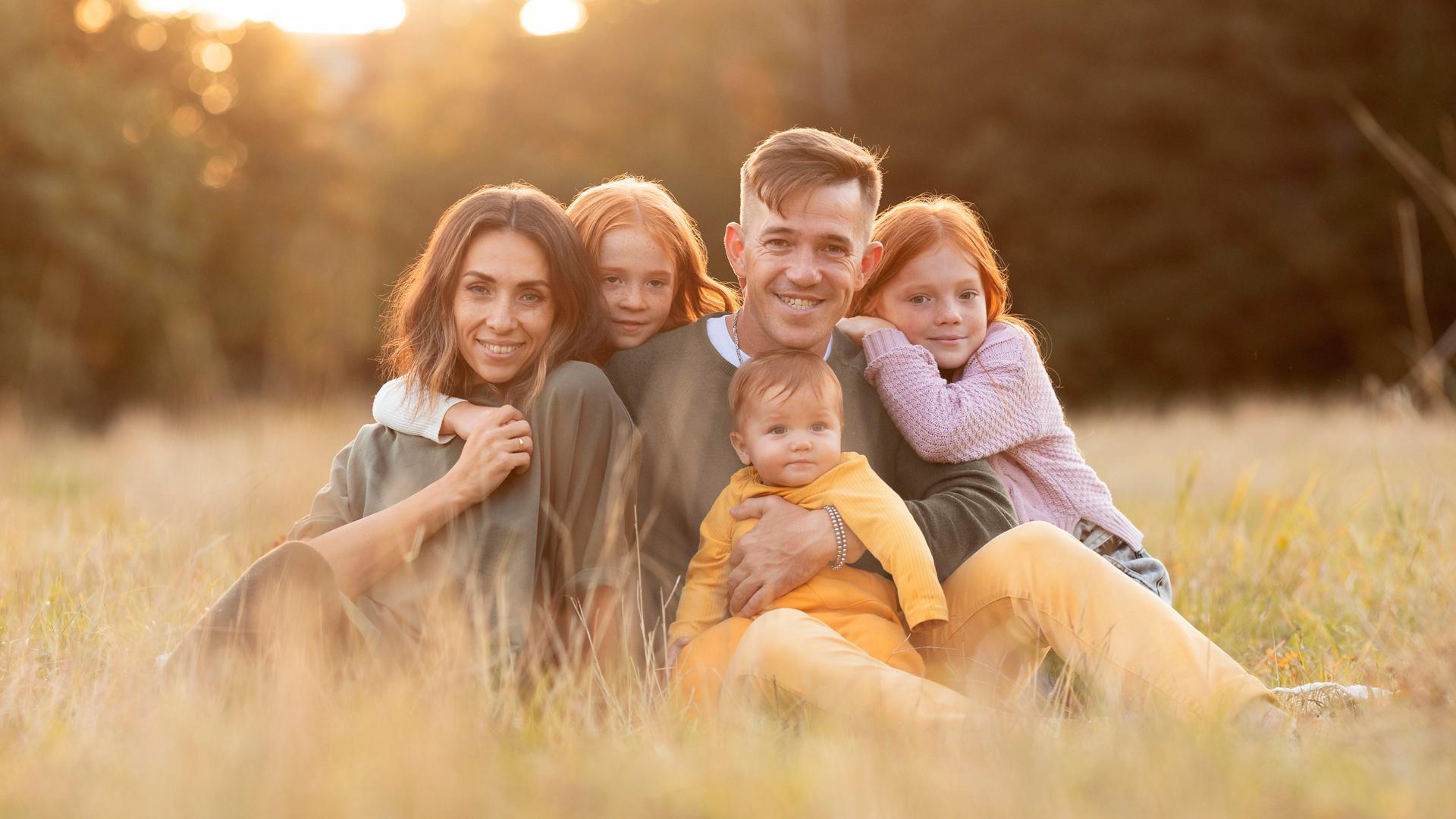 Familia con tres hijos