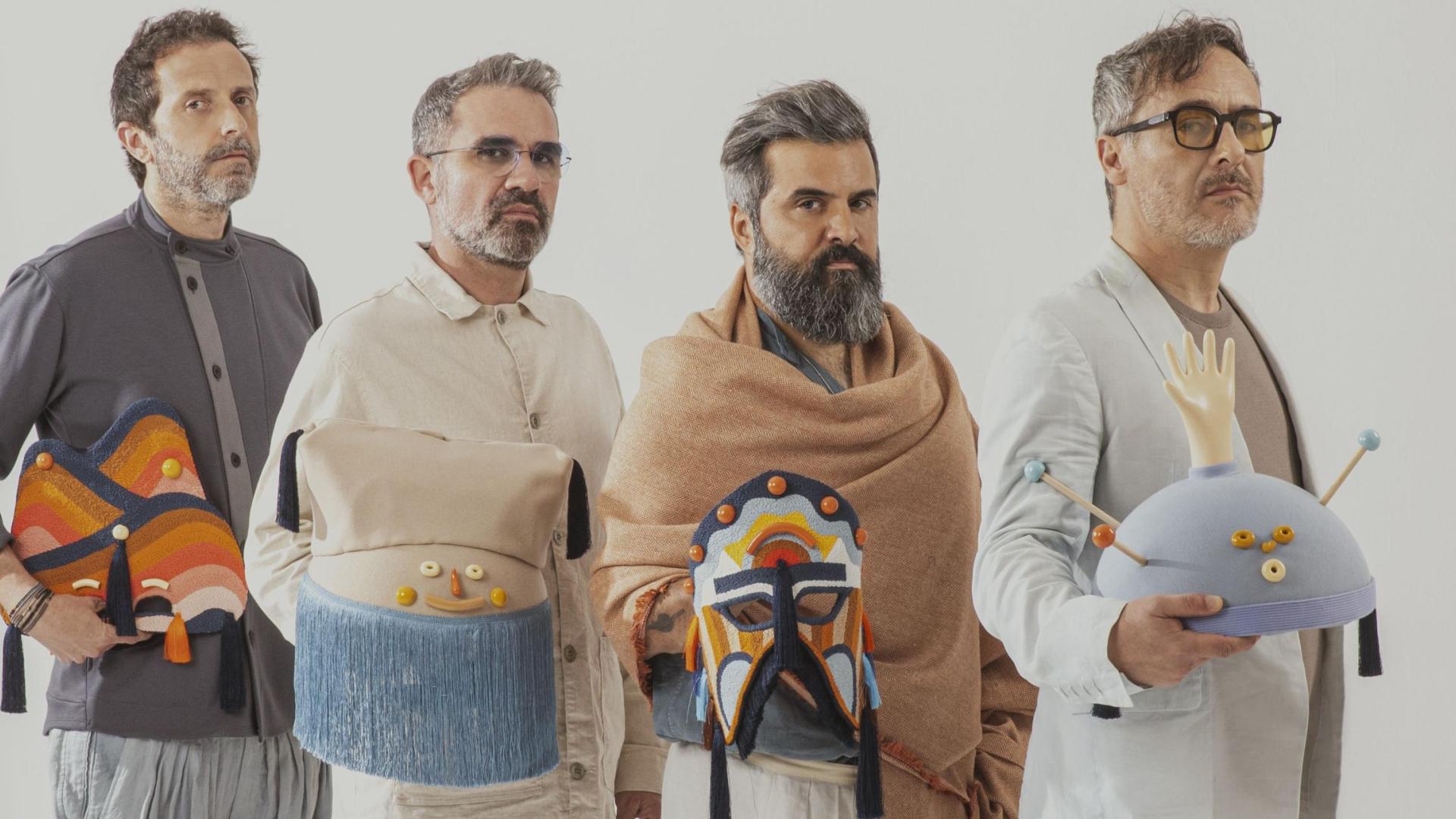 Los componentes del grupo de indie rock catalán Love of Lesbian, que actuarán este sábado en el Festival Estaciones Sonoras -edición primavera- de Cascante