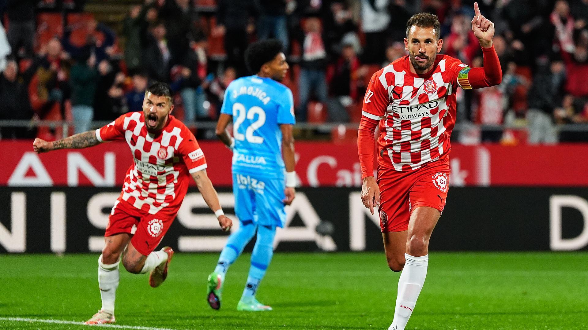 Cristhian Stuani celebra el tanto que sirvió para que el Girona derrotara al Mallorca /