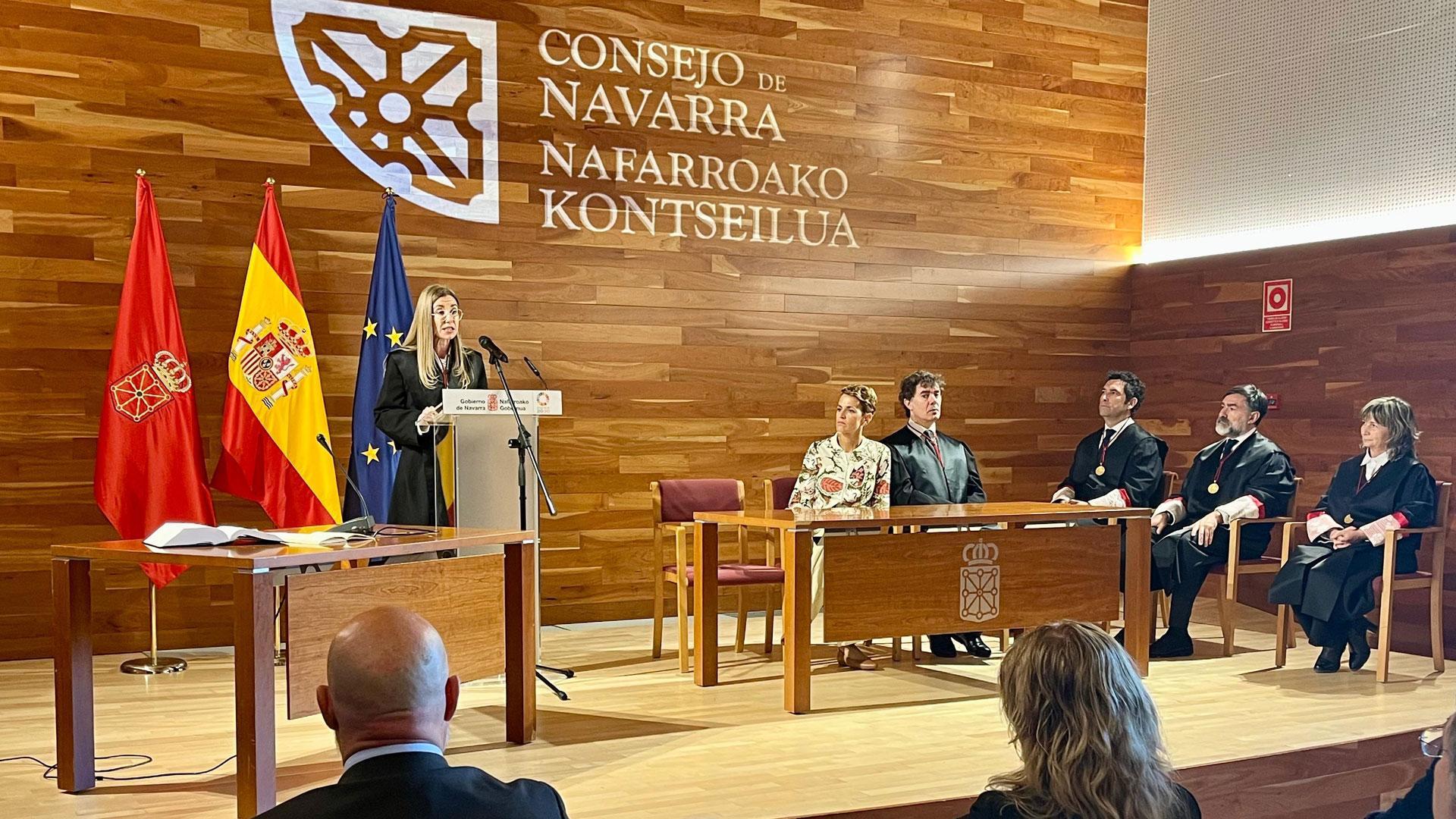 Ana Clara Villanueva Latorre ha tomado este lunes posesión del cargo como presidenta del Consejo de Navarra