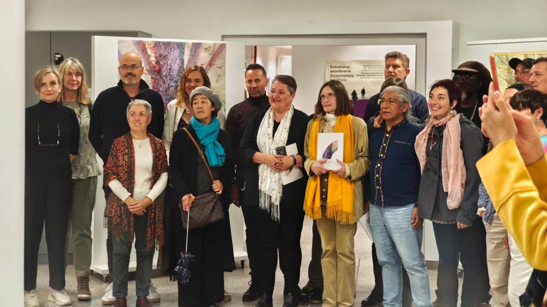 Algunos de los artistas y poetas que participan en la exposición, ubicada en la primera planta de la Biblioteca de Navarra