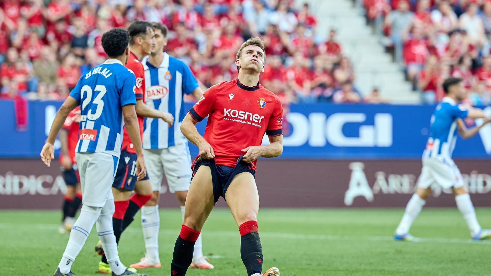 Fotos del choque correspondiente a la Jornada 37 de LaLIga EA Sport entre rojillos y pericos disputado en el estadio de El Sadar /