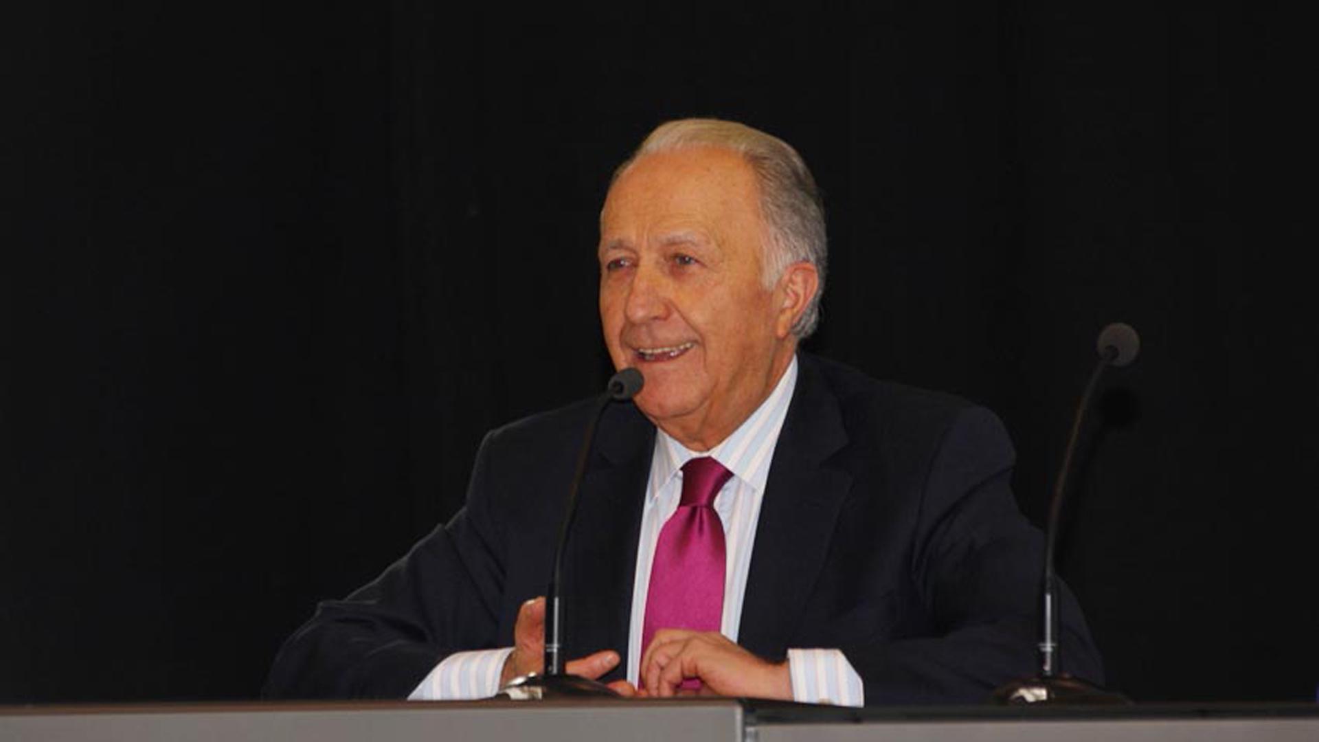 Imagen de archivo de Manuel Torreiglesias, histórico presentador de 'Saber vivir'