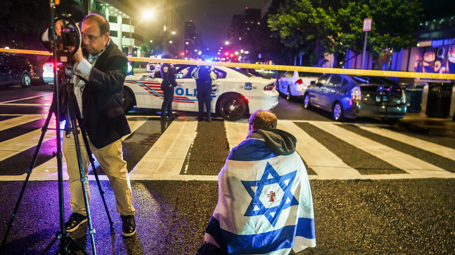 Mueren a tiros dos miembros de la Embajada israelí cerca del Museo Judío en Washington