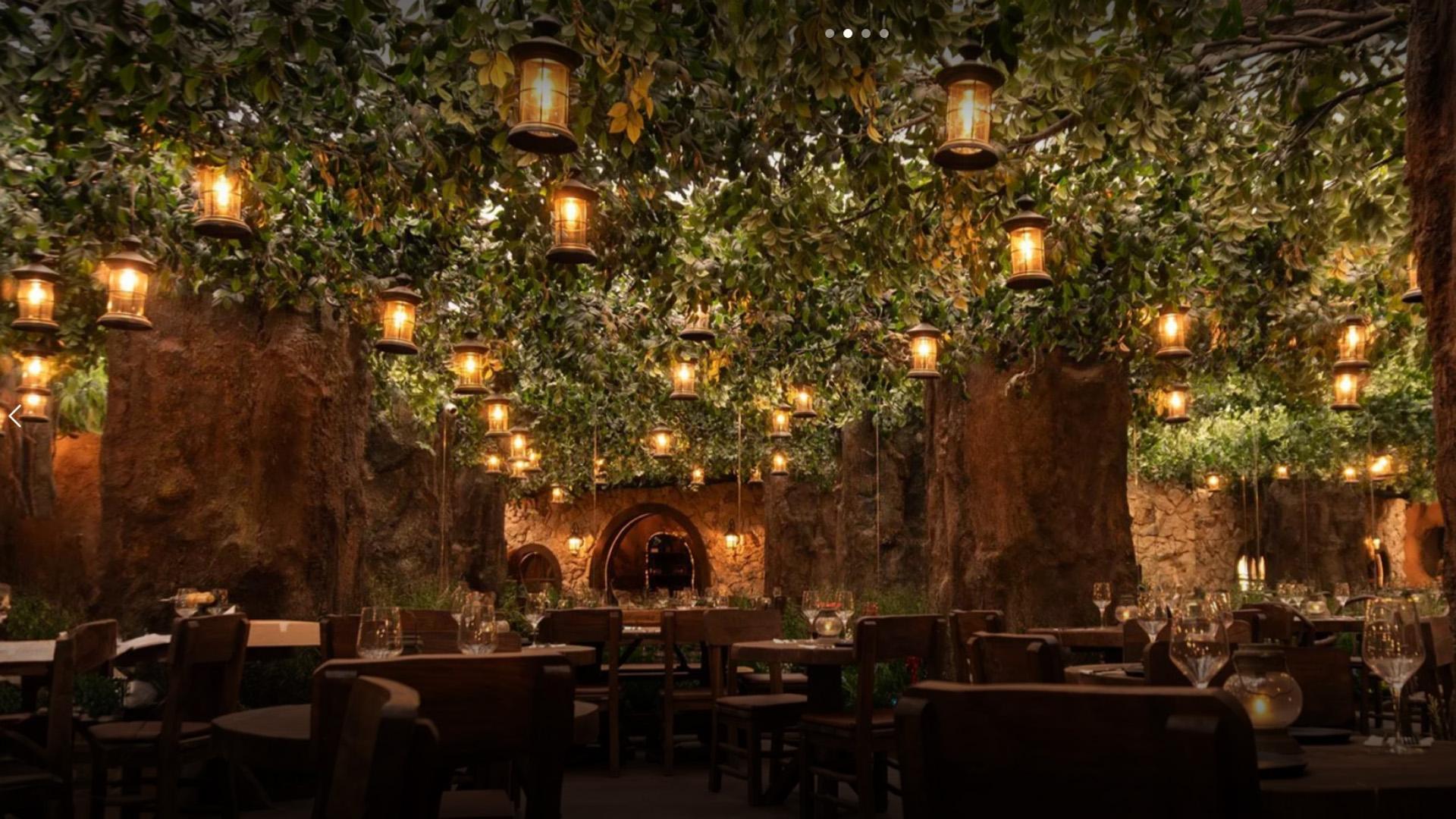 Interior del restaurante Voltereta Nueva Zelanda, en Zaragoza