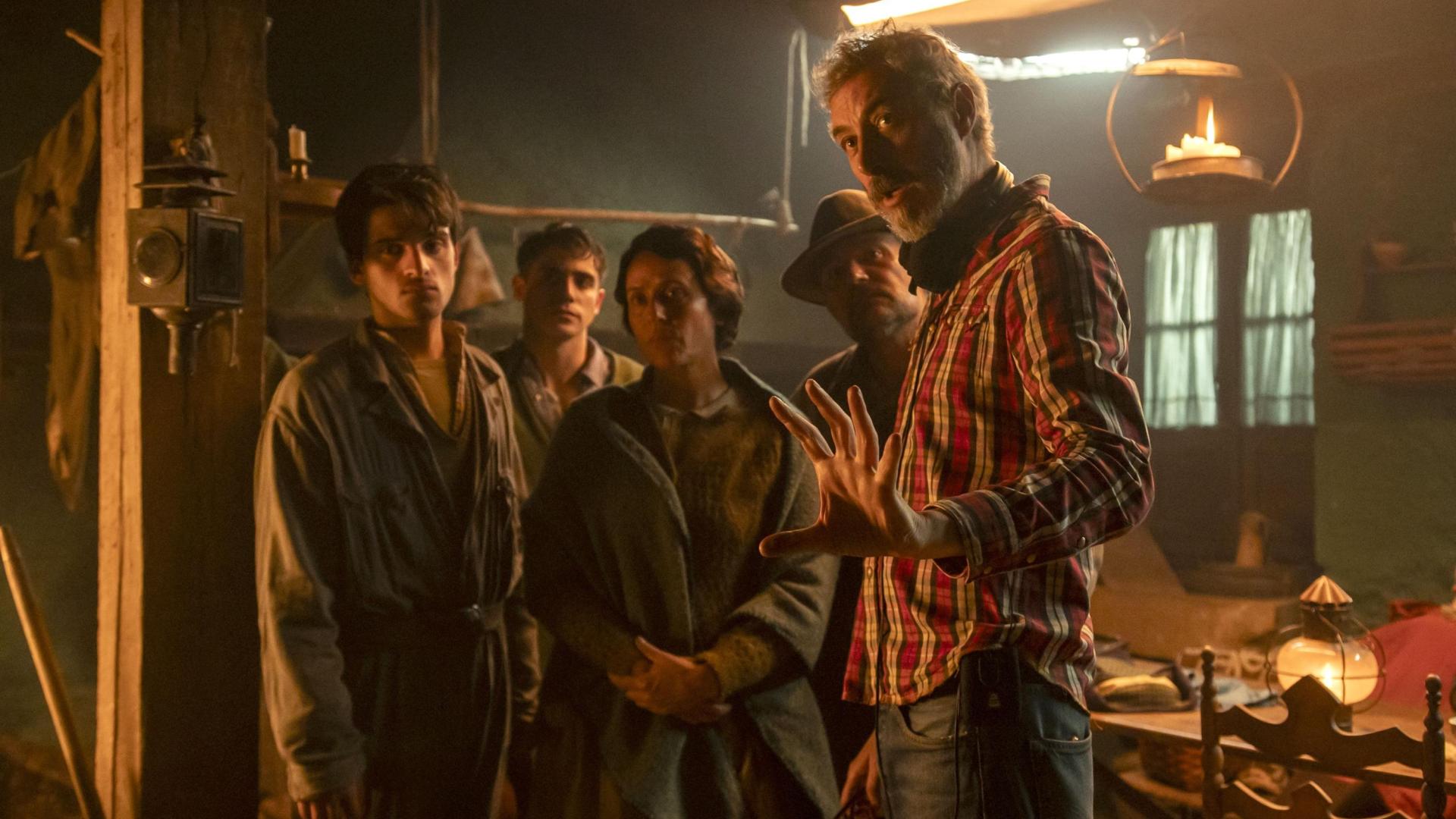 Igor Legarreta da unas indicaciones durante el rodaje de 'Inurri itsuak'