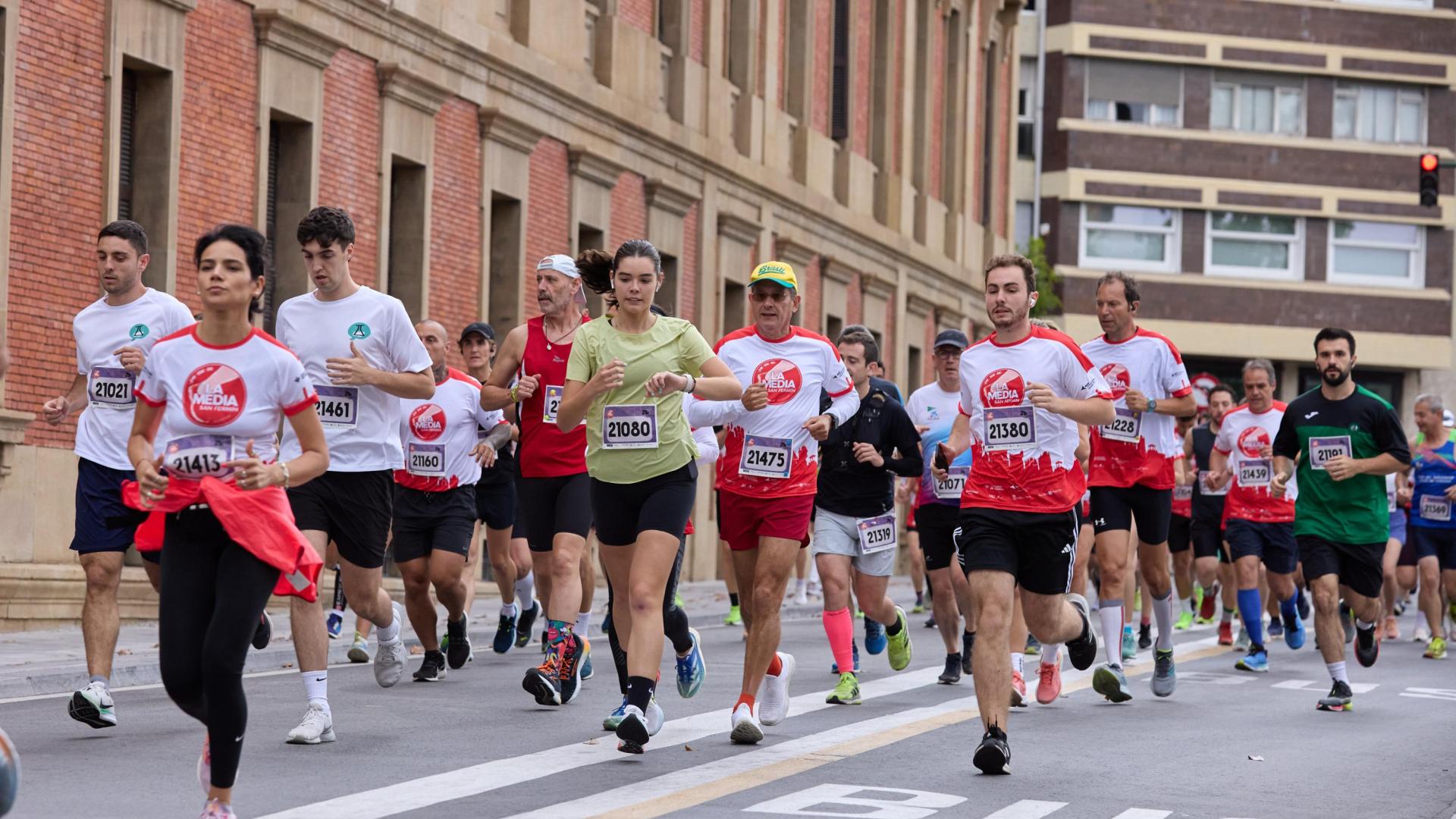 Las calles del centro de Pamplona volverán a llenarse de corredores este próximo 21 de junio en una nueva edición de La Media San Fermín