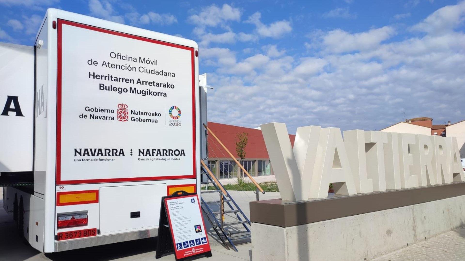 La Oficina Móvil del Gobierno de Navarra en Valtierra.
