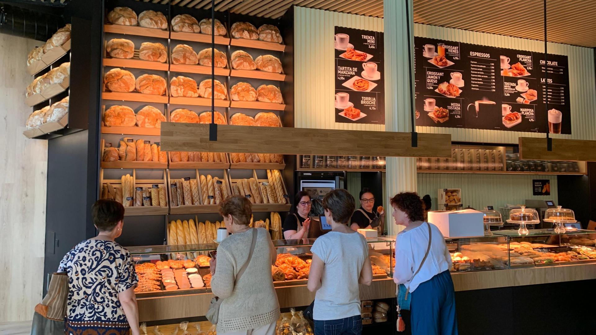 La nueva tienda de Taberna en la calle Nueva de Pamplona, junto a la plaza Consistorial