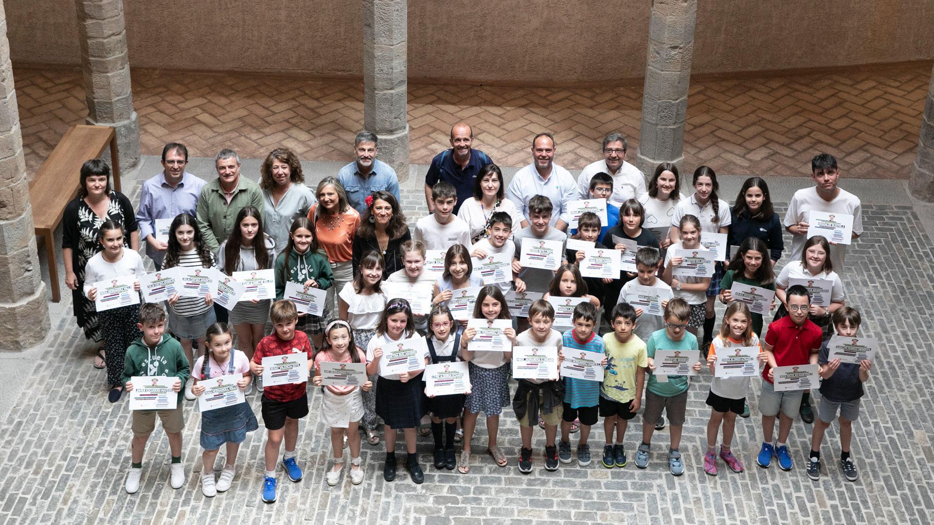 El Ayuntamiento de Pamplona ha entregado este lunes los premios del Concurso Literario Infantil, dirigido a alumnado de Educación Primaria y Secundaria