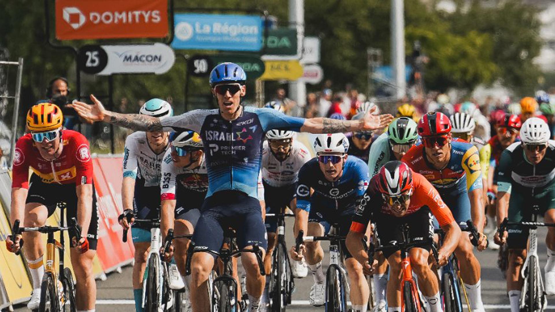 El británico Jake Stewart (Israel Premier Tech) se ha impuesto al esprint en la quinta etapa del Critérium del Dauphiné disputada entre Saint-Priest y Mâcon