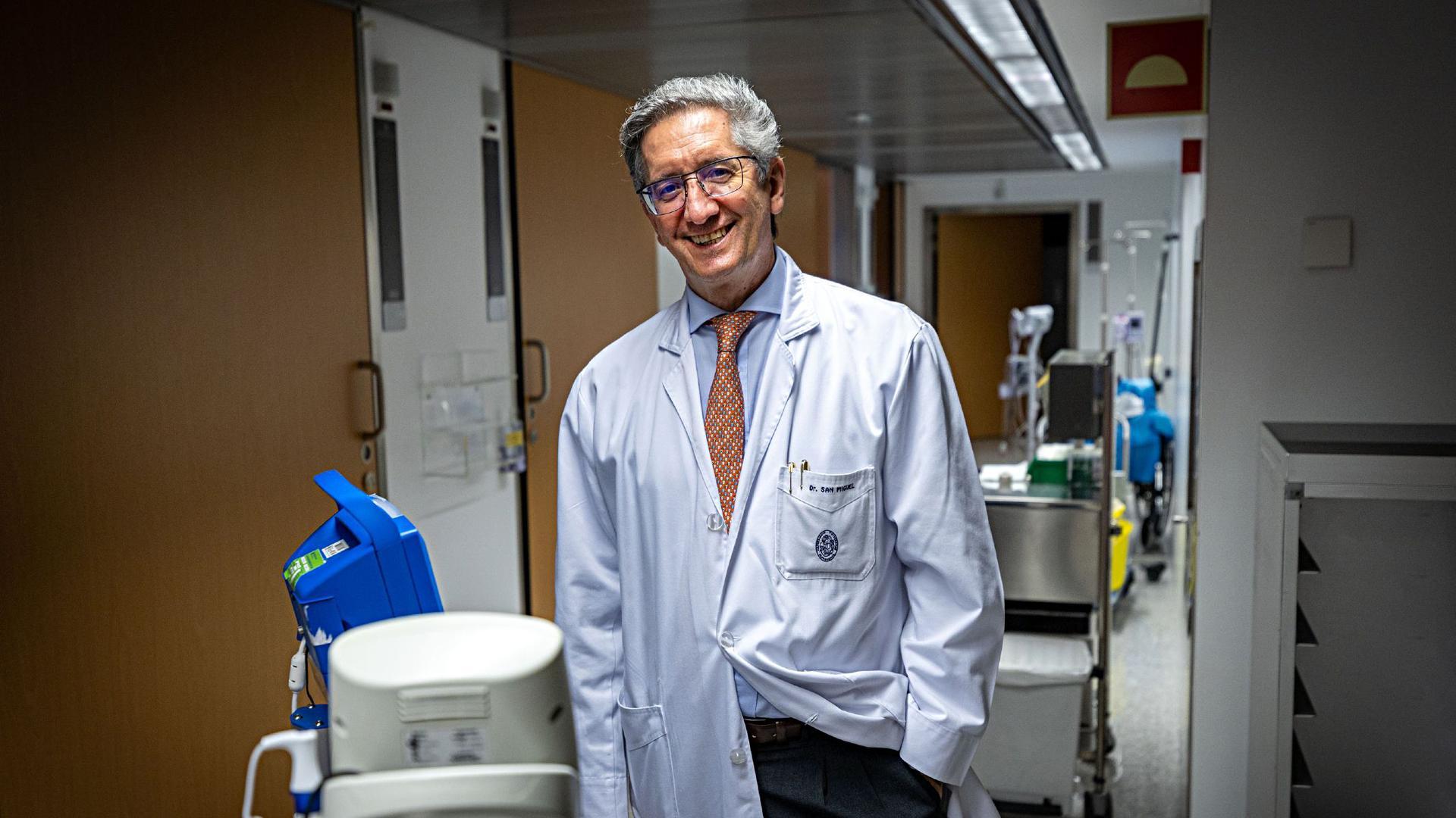 El doctor San Miguel, durante la entrega del premio en el congreso de la Asociación Europea de Hematología en Milán