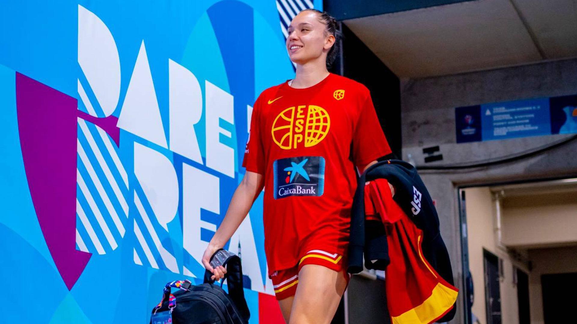 Irati Etxarri, en la llegada al Inselpark Arena (Hamburgo)