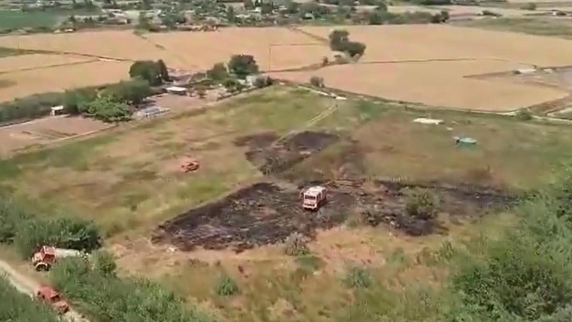 Al lugar del incendio, que se ha producido a las 13:14 horas, han acudido los Bomberos de Tudela, un helicóptero, la Policía Local y la Policía Foral