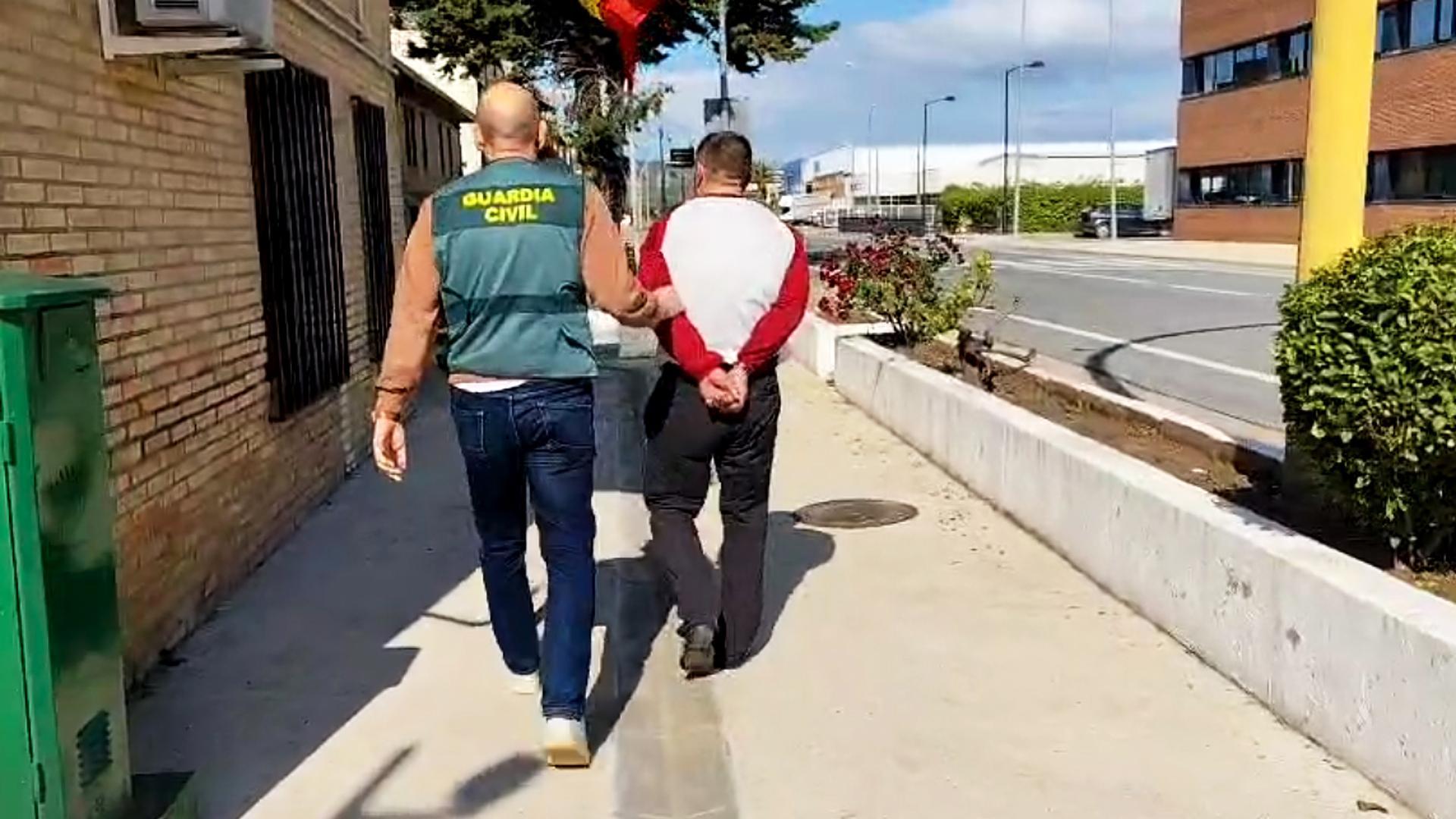 Imagen del arresto del encausado llevado a cabo por la Guardia Civil /