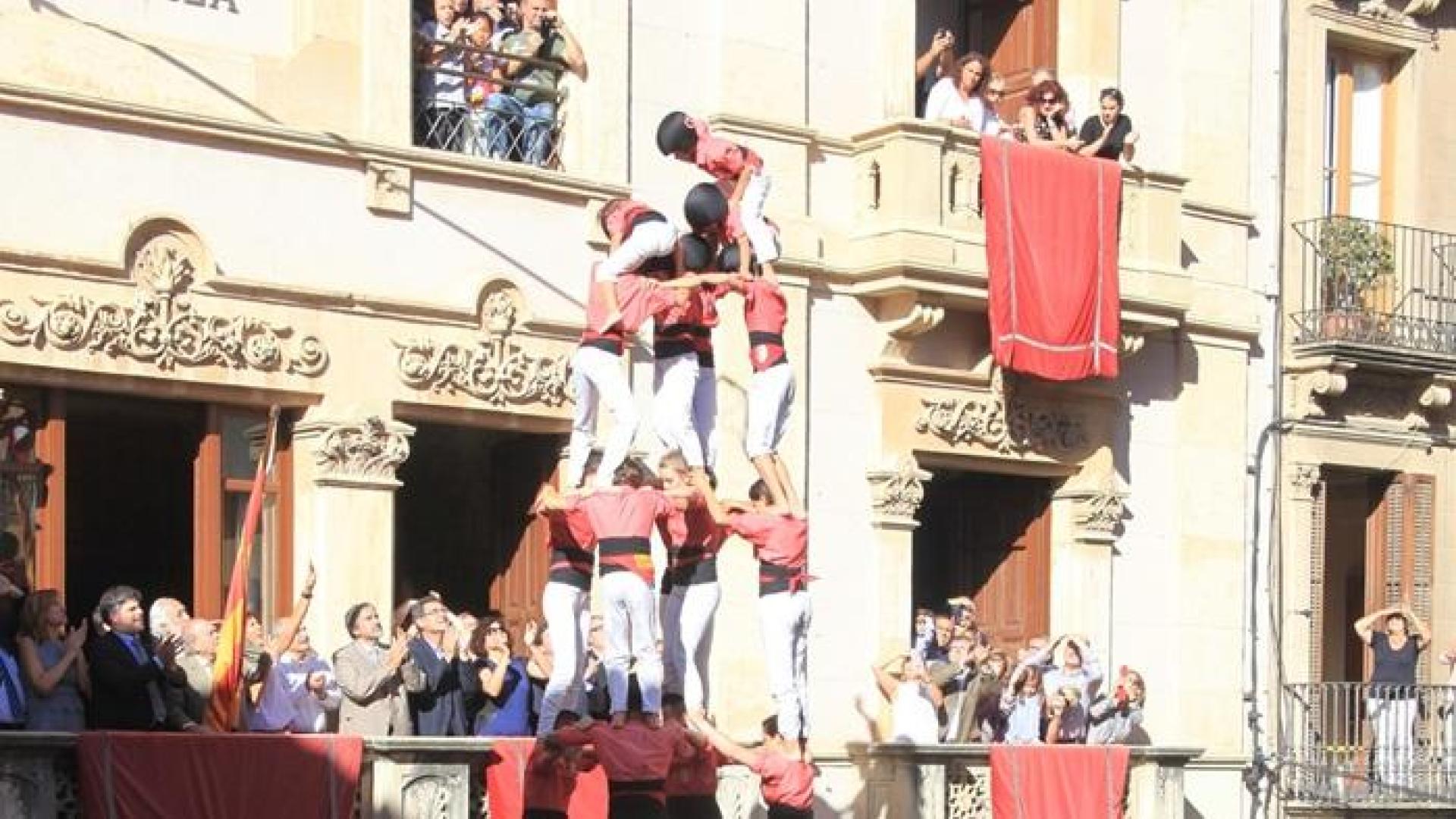 Valls es la capital de los castells y cuenta con dos collas, una de ellas la Colla Vella dels Xiquets de Valls