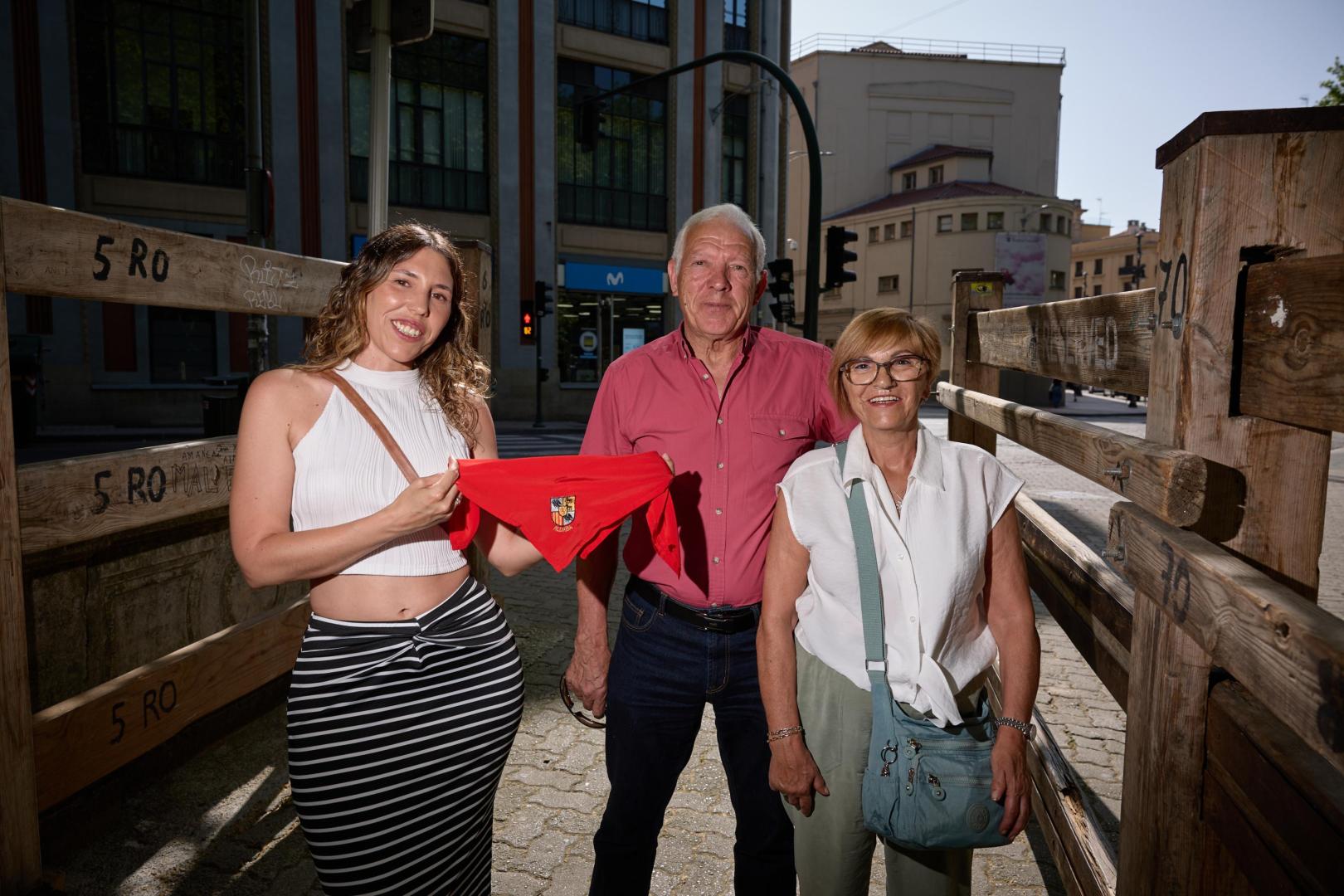 Vanessa Nieto Aldaba, Isidro Nieto Morales y Amparo Aldaba Legazpi; sobrina, cuñado y hermana de José Aldaba