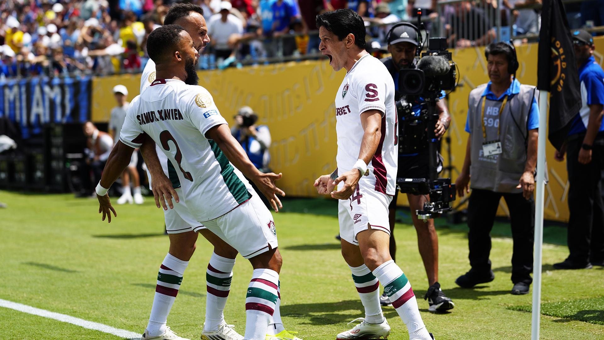 Los jugadores del Fluminense celebran el 0-1, obra de German Cano (dcha.) /