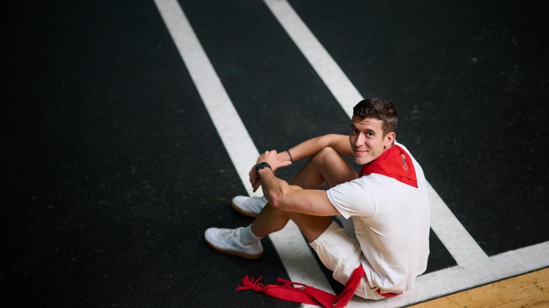 Asier Mayo en la cancha del Labrit