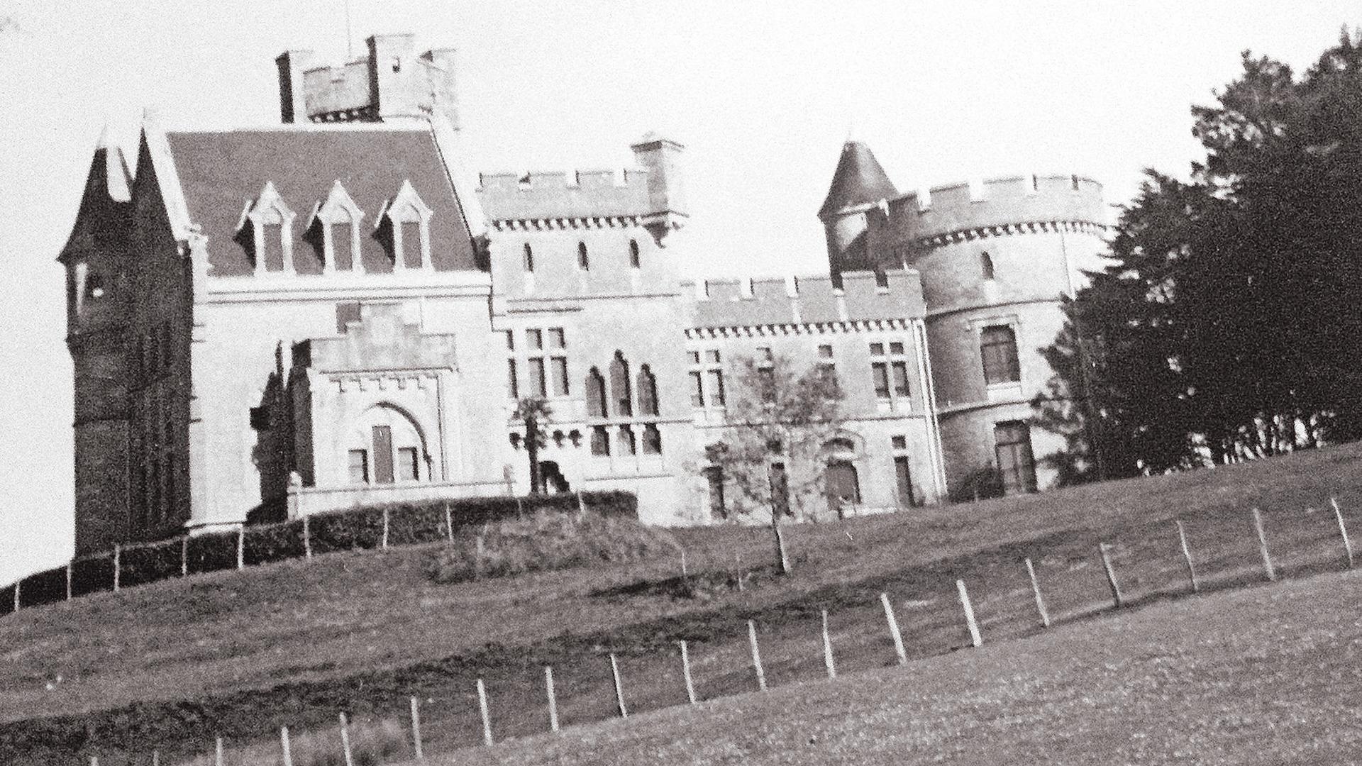 Exterior del castillo Abadia, junto a la playa de Hendaya /