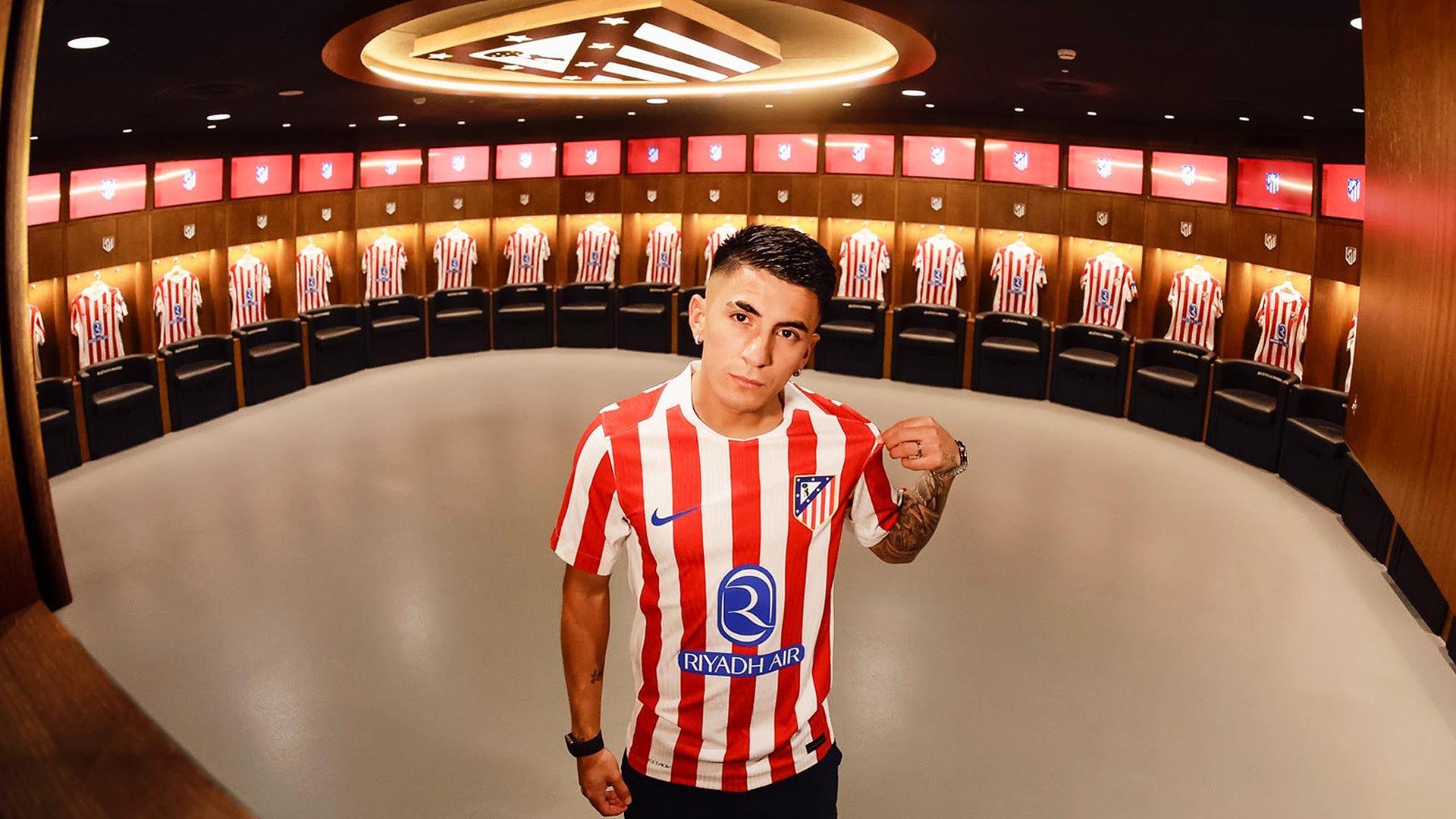 Thiago Almada, en la presentación como nuevo jugador del Atlético de Madrid / 

REMITIDA / HANDOUT por ATLÉTICO DE MADRID

Fotografía remitida a medios de comunicación exclusivamente para ilustrar la noticia a la que hace referencia la imagen, y citando la procedencia de la imagen en la firma

18/07/2025