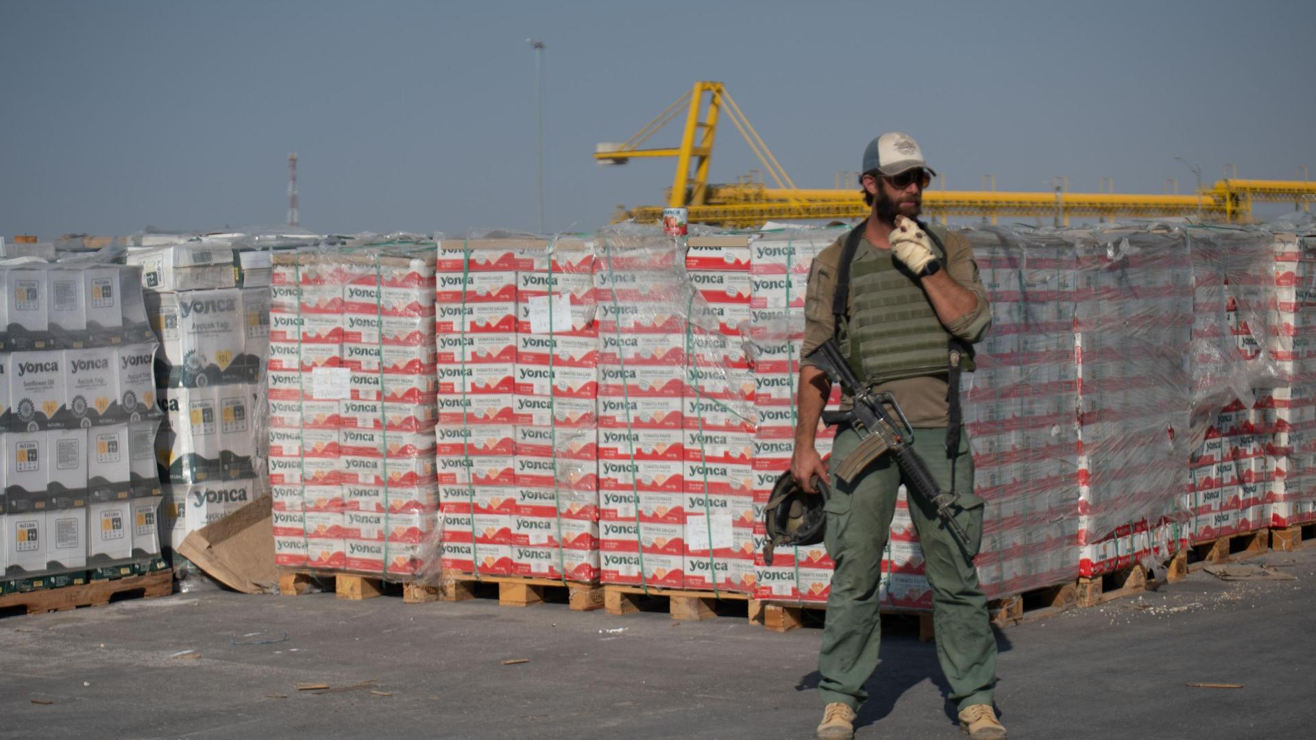 La ayuda alimentaria se descompone bajo el sol mientras la hambruna persiste en Gaza
