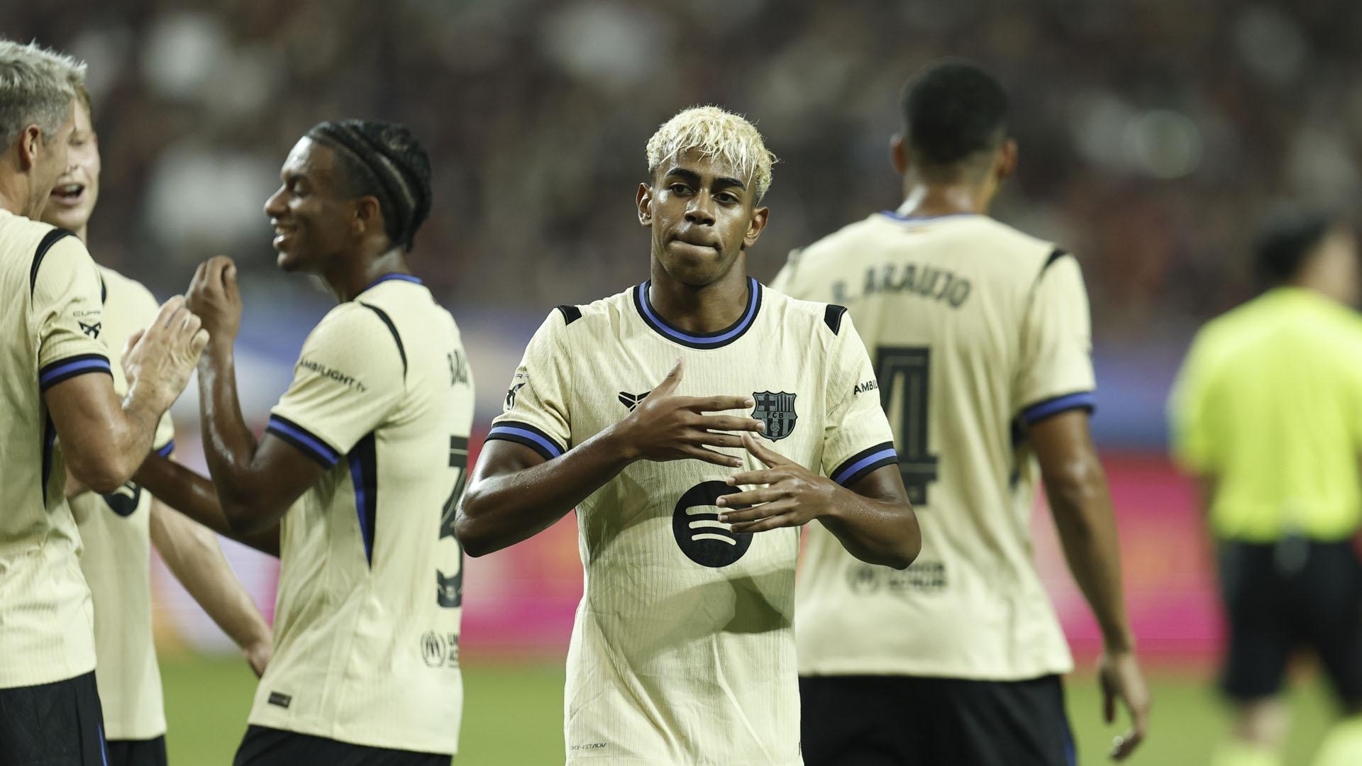 Lamine Yamal celebra uno de los goles ante el FC Seoul