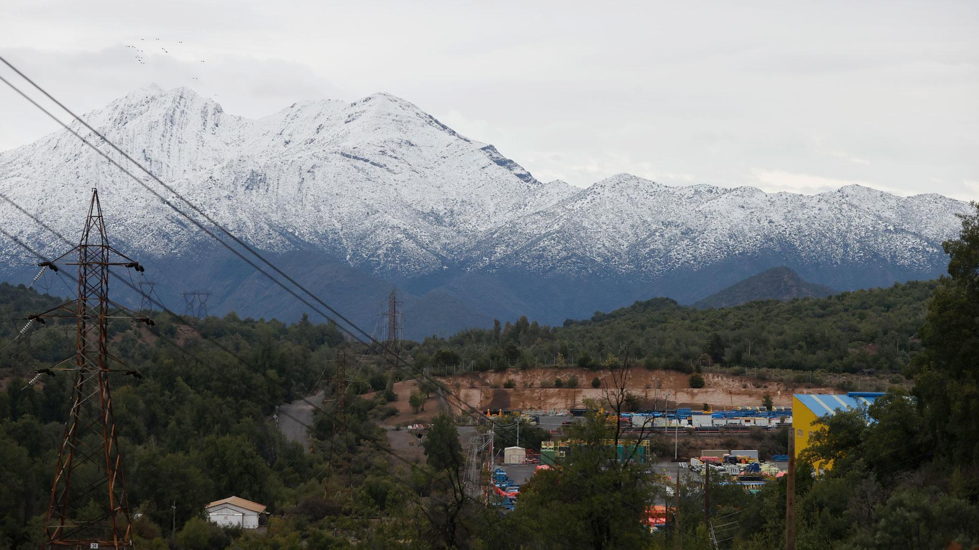 Control de acceso a la mina El Teniente, en Rancagua (Chile), en la que un derrumbe ha causado la muerte de seis mineros