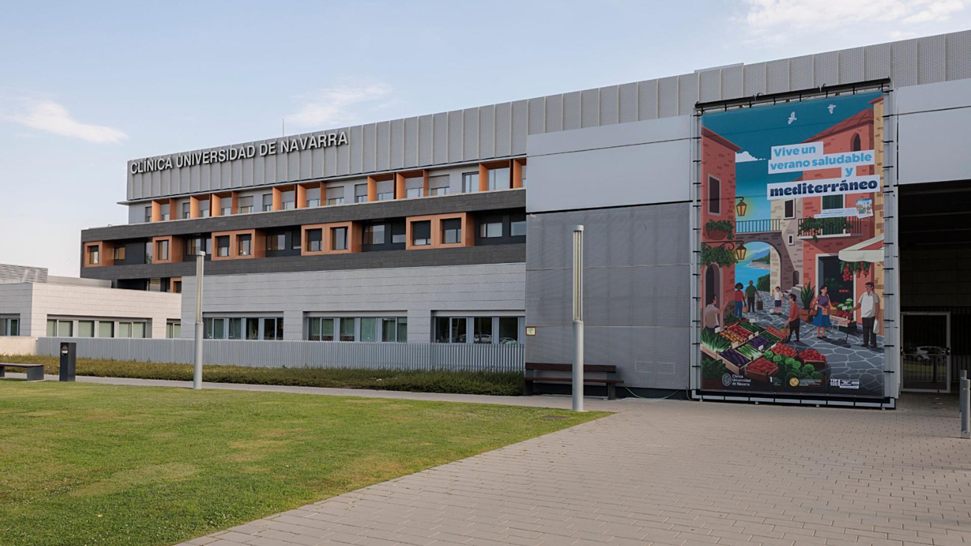 La ilustración fue creada originalmente para página y media página de revista apaisada, pero ha sido ampliada a una lona de 6 metros