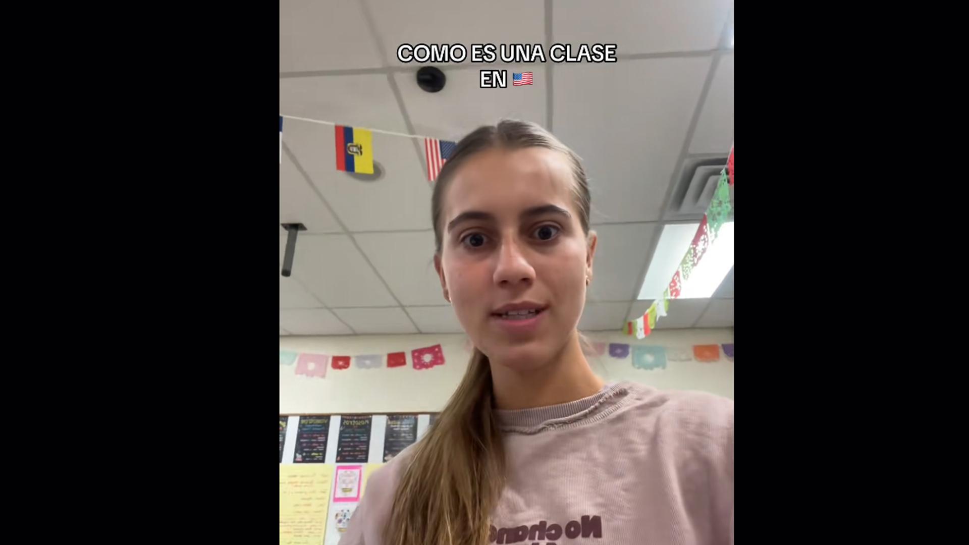 Martina Torralbo, durante su vídeo sobre la decoración de las aulas en EE UU