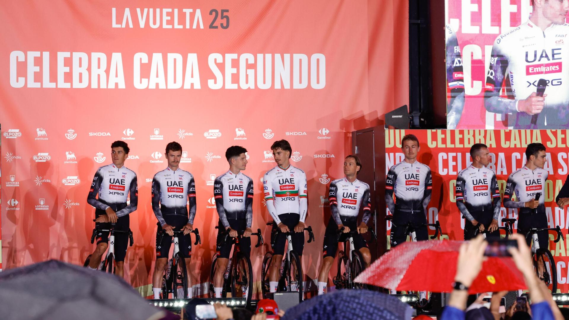 El equipo UAE durante la presentación de los equipos el pasado jueves