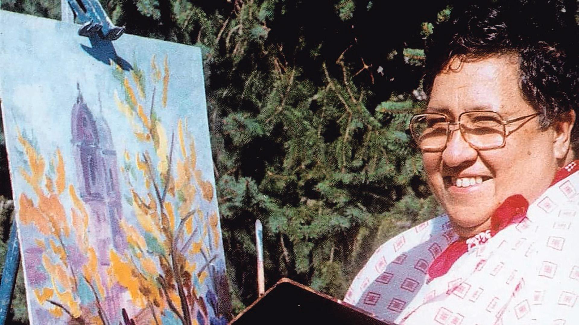 Ana Mari Marín, pintando uno de sus cuadros