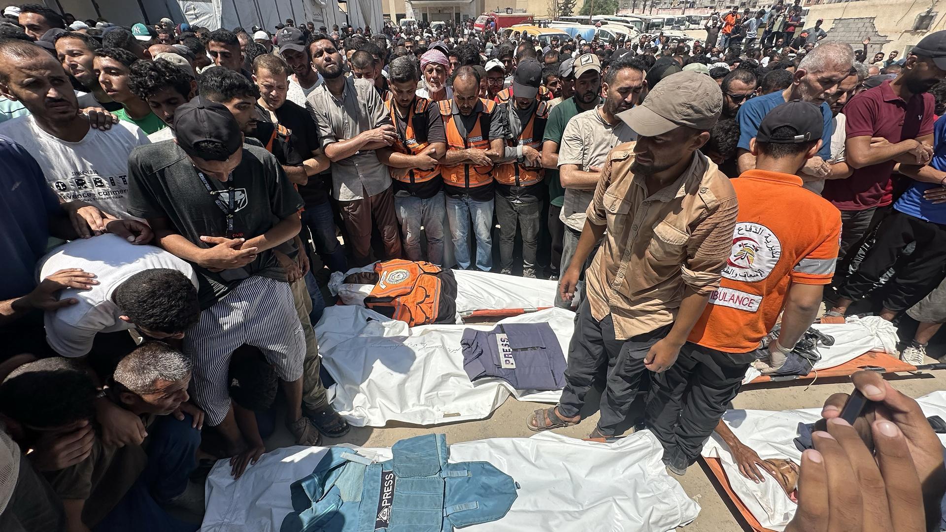 Cinco periodistas han fallecido en el ataque al hospital Naser en el sur de la Franja de Gaza