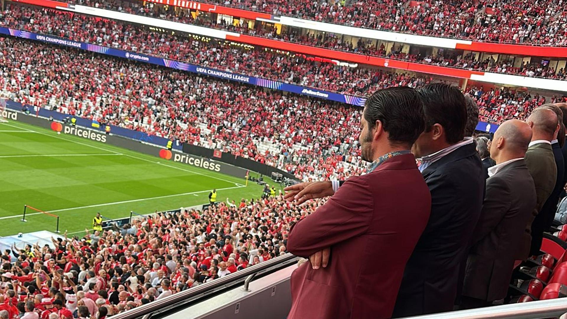 Morante de la Puebla, en el estadio Da Luz de Lisboa, viendo el Benfica-Fenerbahçe