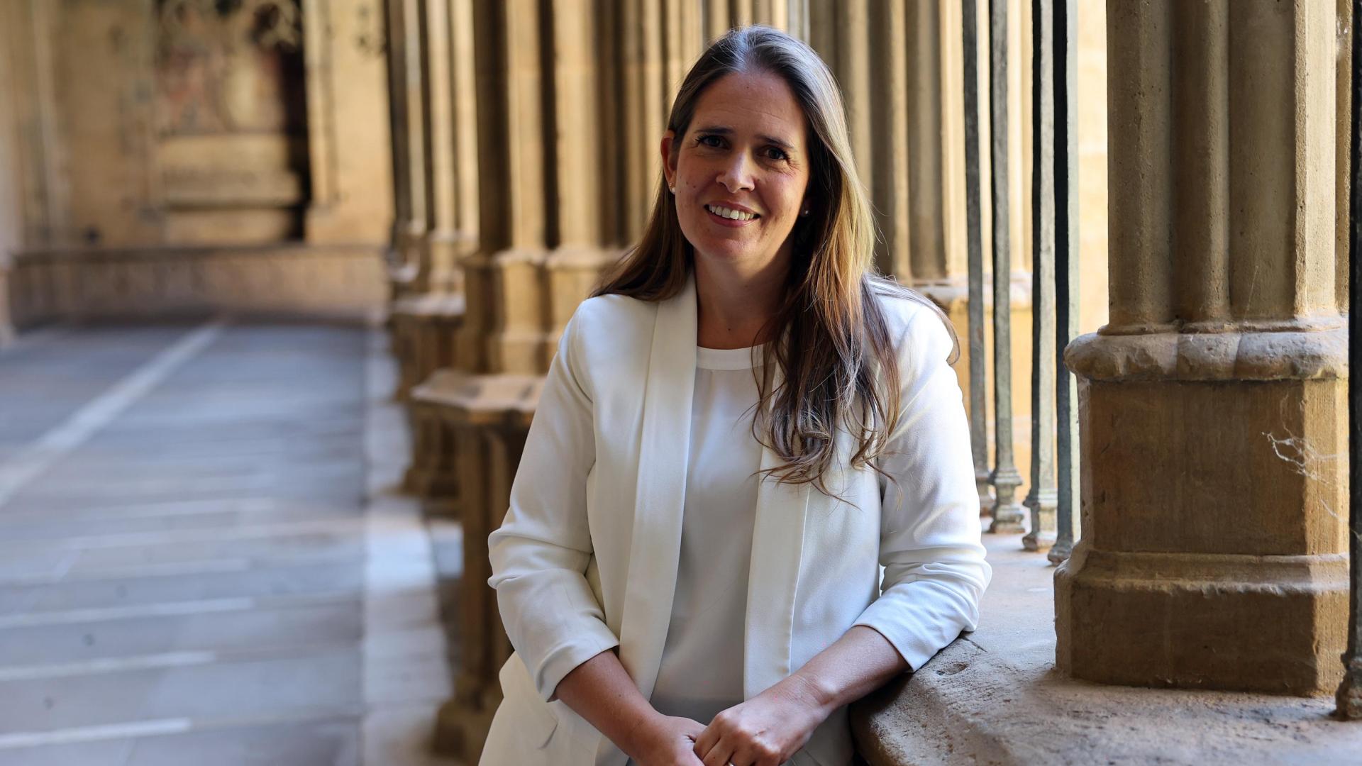 Verónica Quintanilla, fotografiada en el claustro de la Catedral de Pamplona.