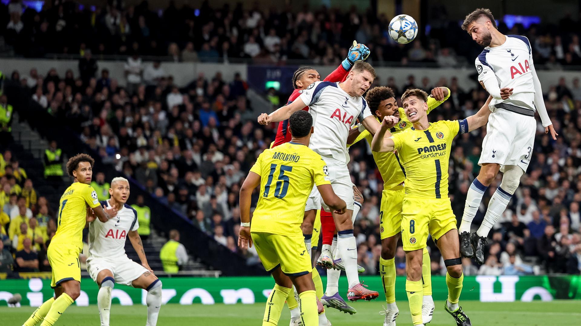 Acción de juego entre Tottenham y Villarreal