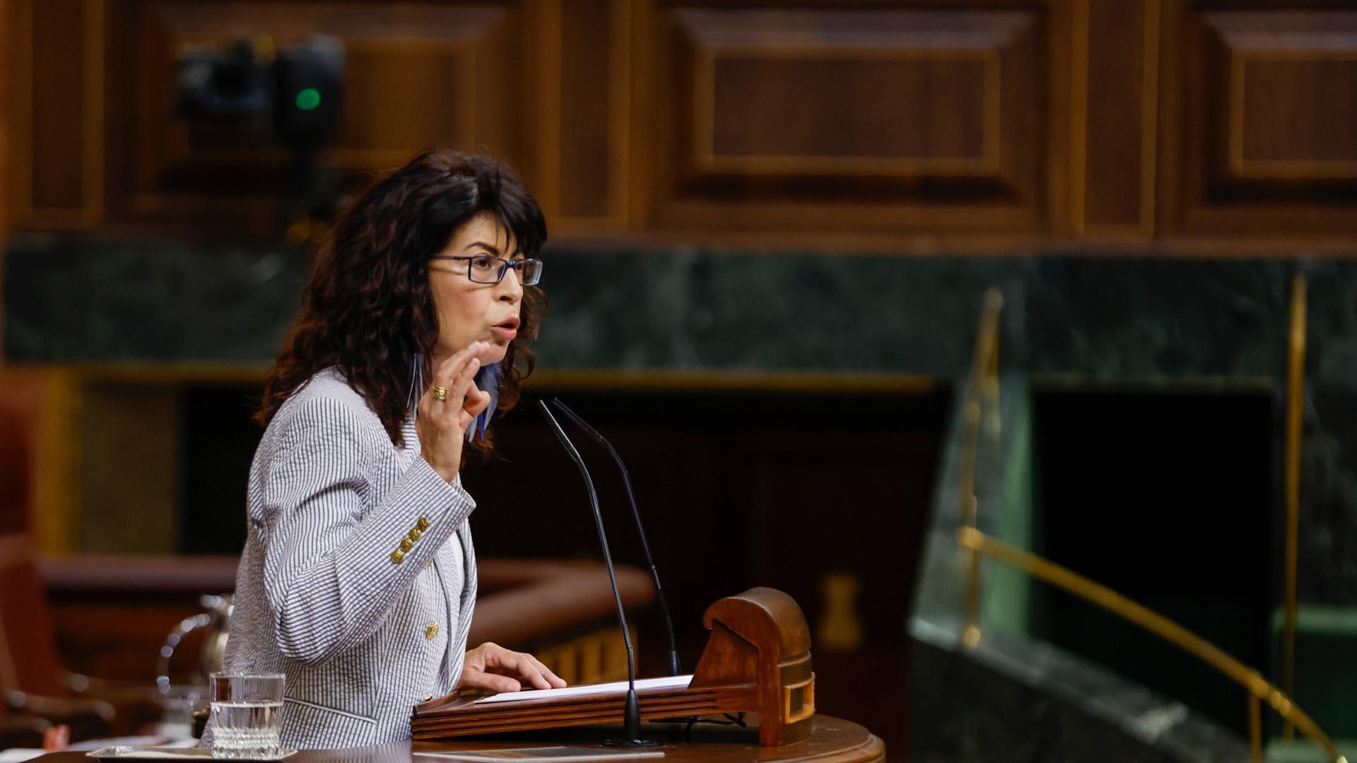 La ministra de Igualdad, Ana Redondo durante una sesión de control al Gobierno en el Congreso