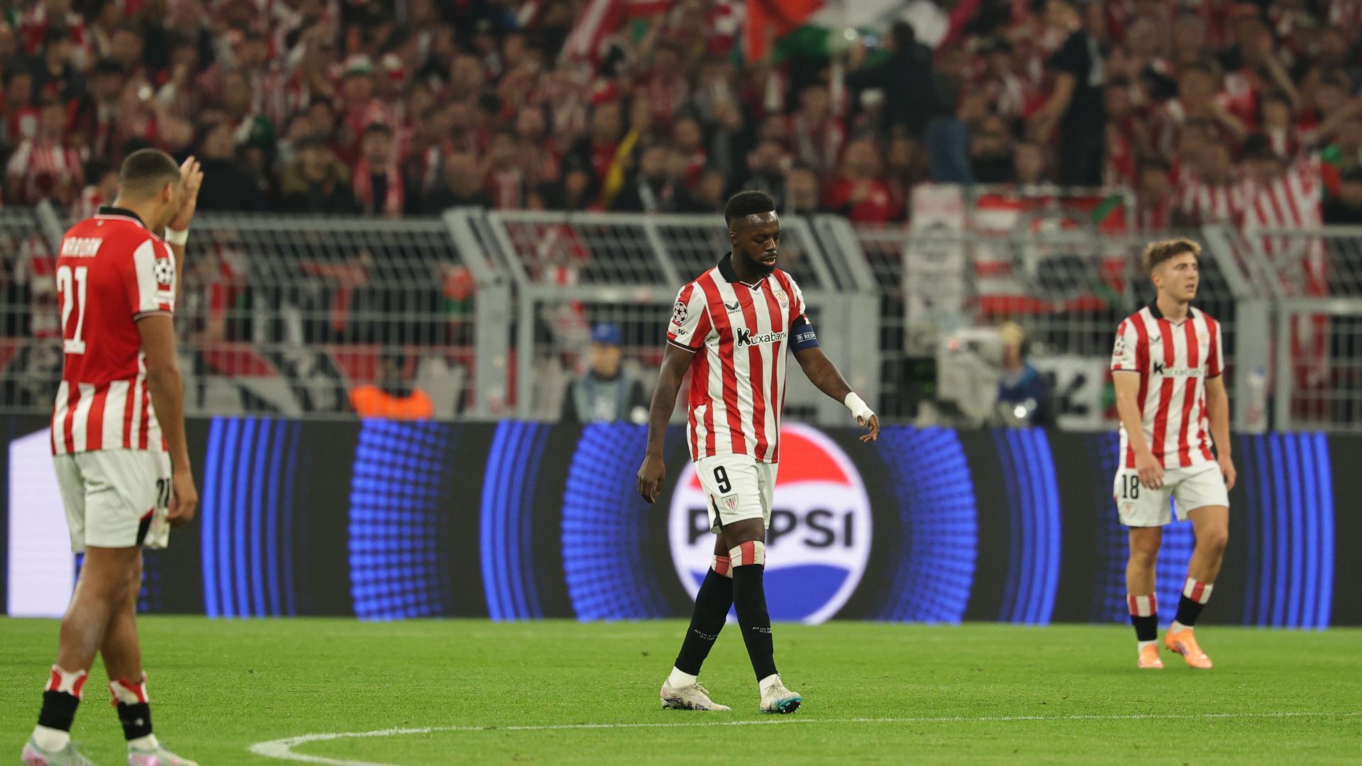 Los futbolistas del Athletic Club durante el partido contra el Borussia Dortmund