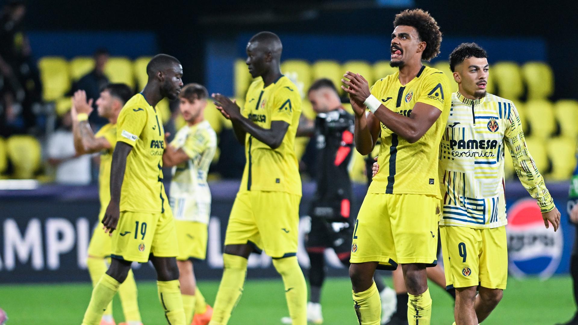 Los jugadores del Villarreal tras el partido de primera ronda de Liga de Campeones que Villarreal CF y Juventus de Turín