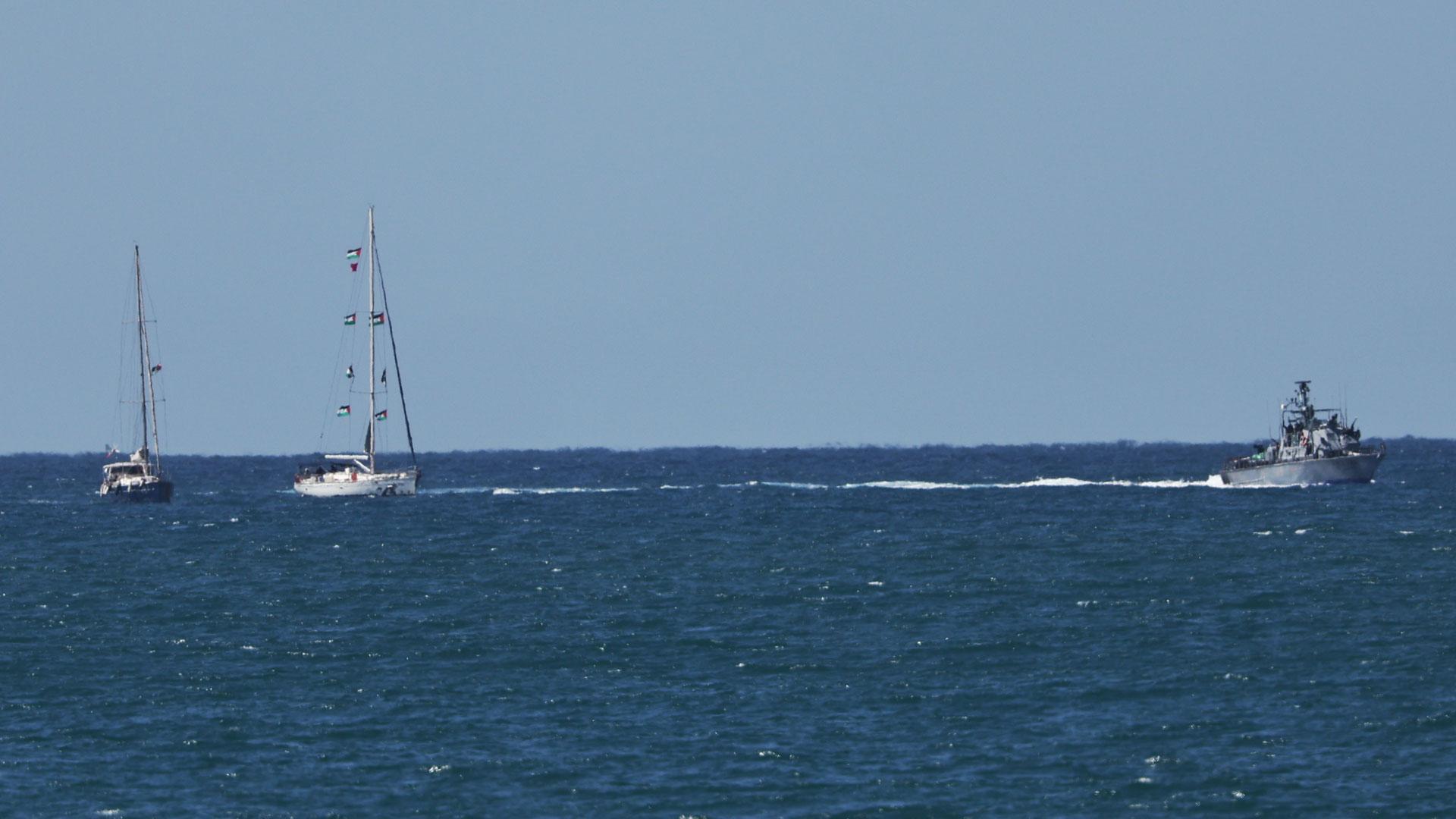 Buques de la Flotilla Global Sumud llegan al puerto de Ashdod el 2 de octubre de 2025 tras ser interceptados por el ejército israelí mientras transportaban ayuda a Gaza