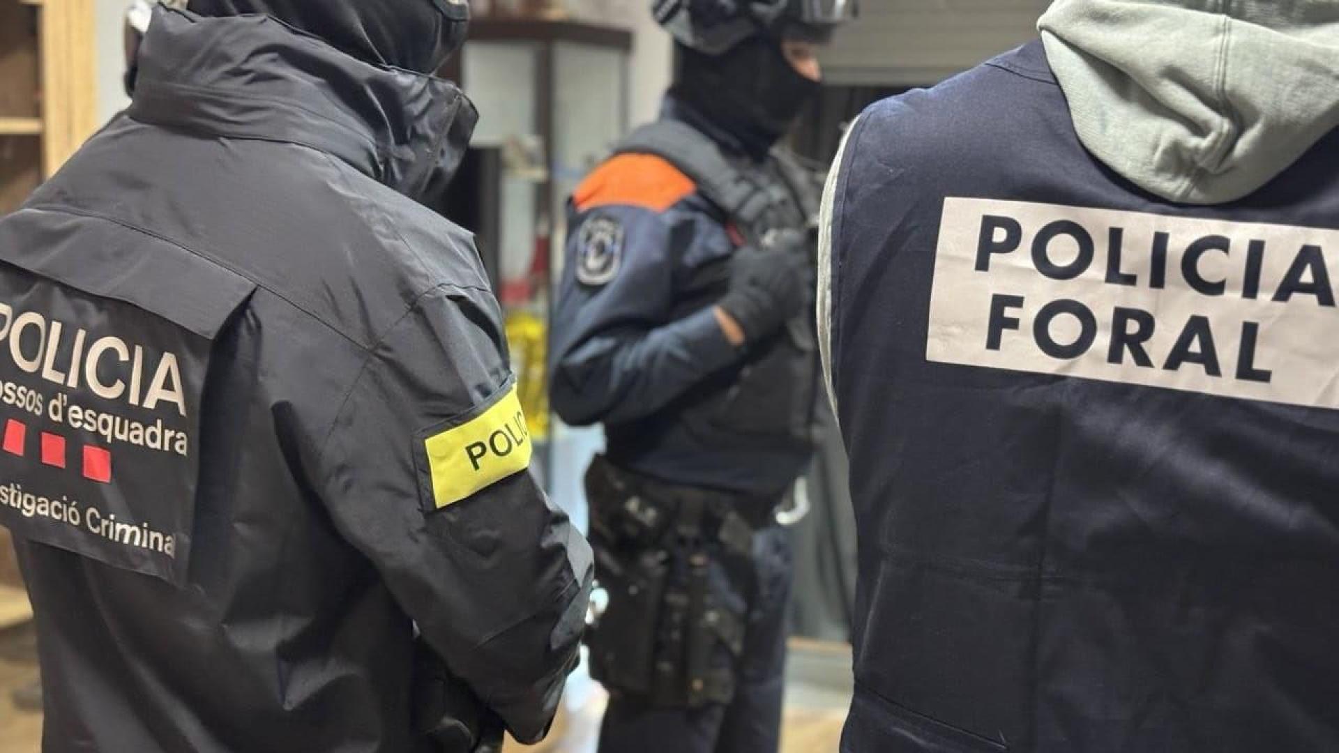 Dispositivo en marcha de los Mossos d'Esquadra y la Policía Foral de Navarra en distintos puntos de la comarca de Anoia para desarticular un grupo criminal especializado en robos violentos