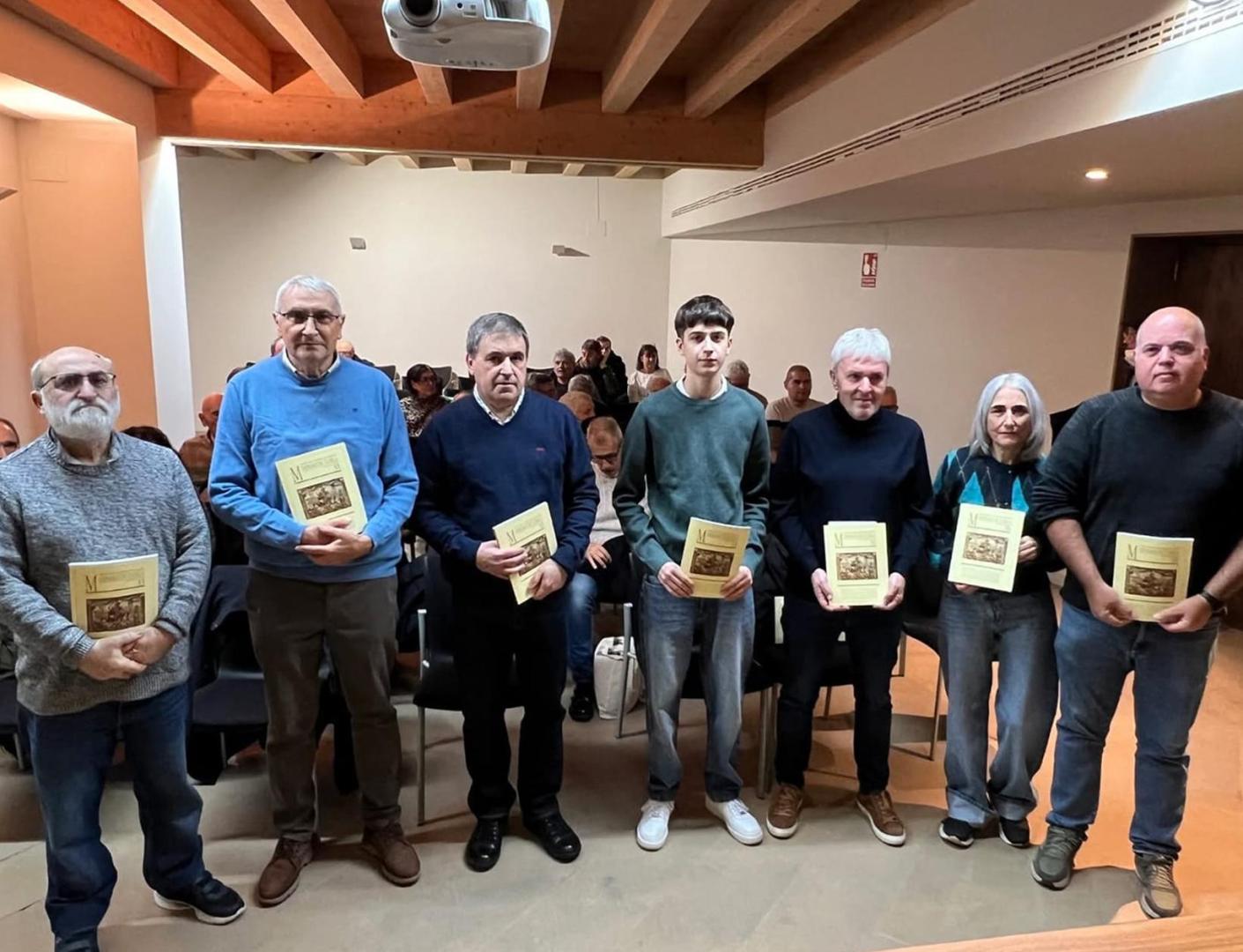 De izquierda a derecha: José Mª de la Osa, Juan Manuel Garde, Iñaki Navascués, David Compés, Manuel Sagastibelza, Mª Carmen Jiménez, y Óscar Sola.