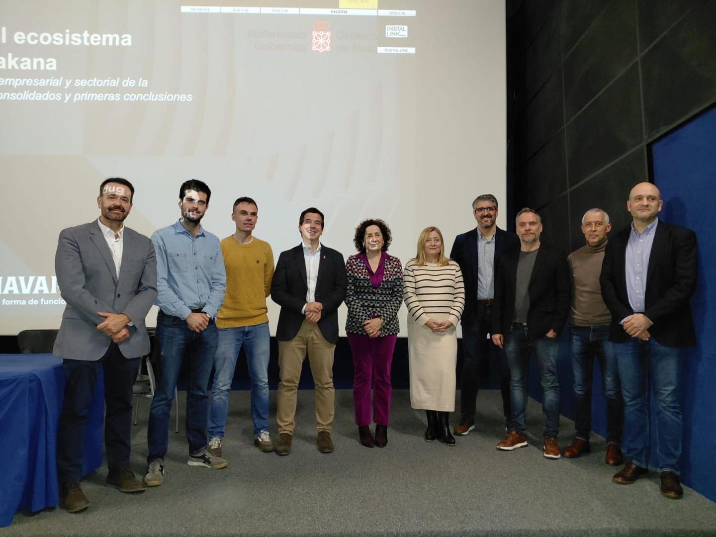 Representantes del Gobierno, entidades locales y asociaciones de Sakana, este jueves en Alsasua